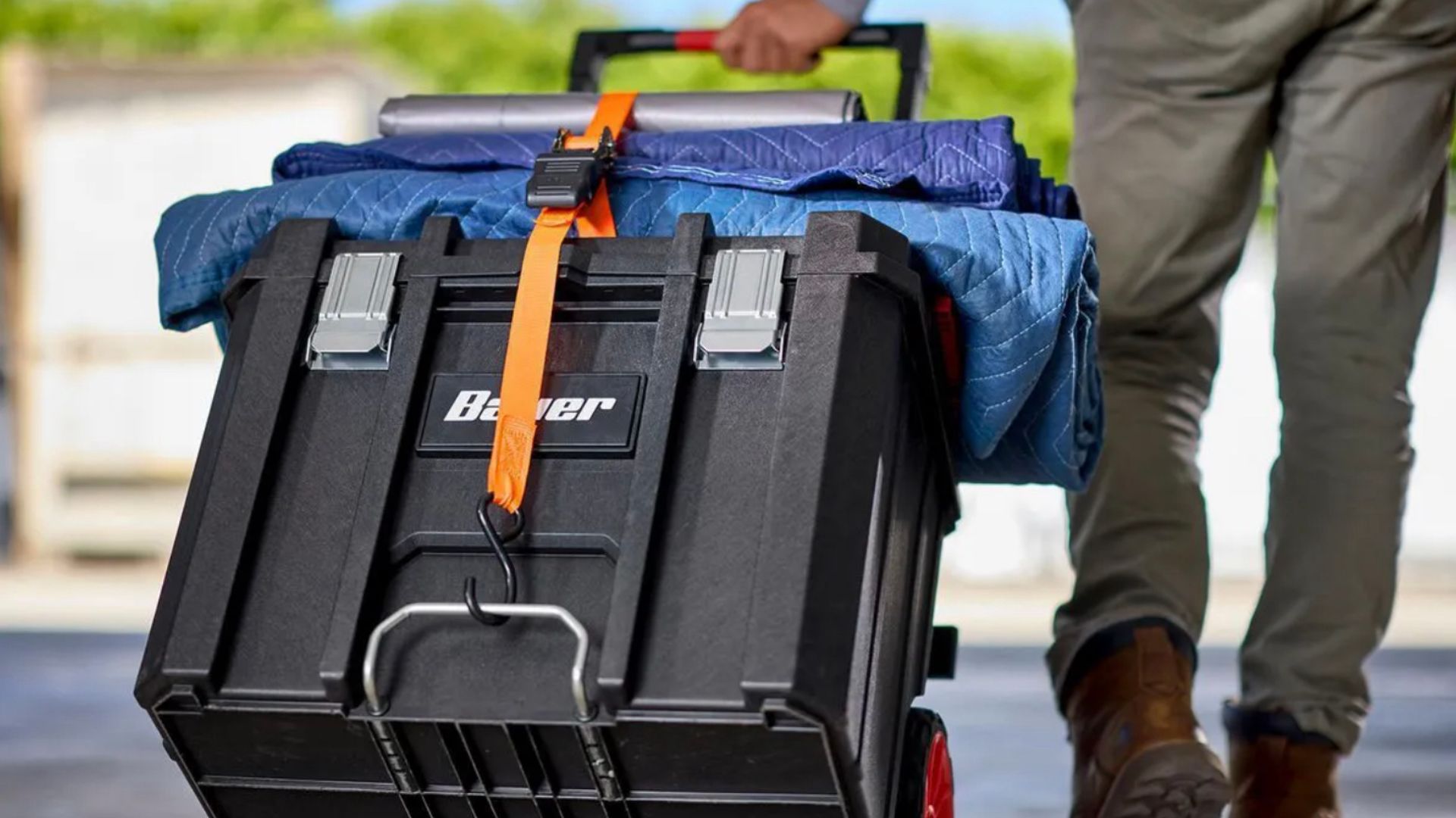 Harbor Freight's new rolling toolbox will make you rethink Milwaukee ...