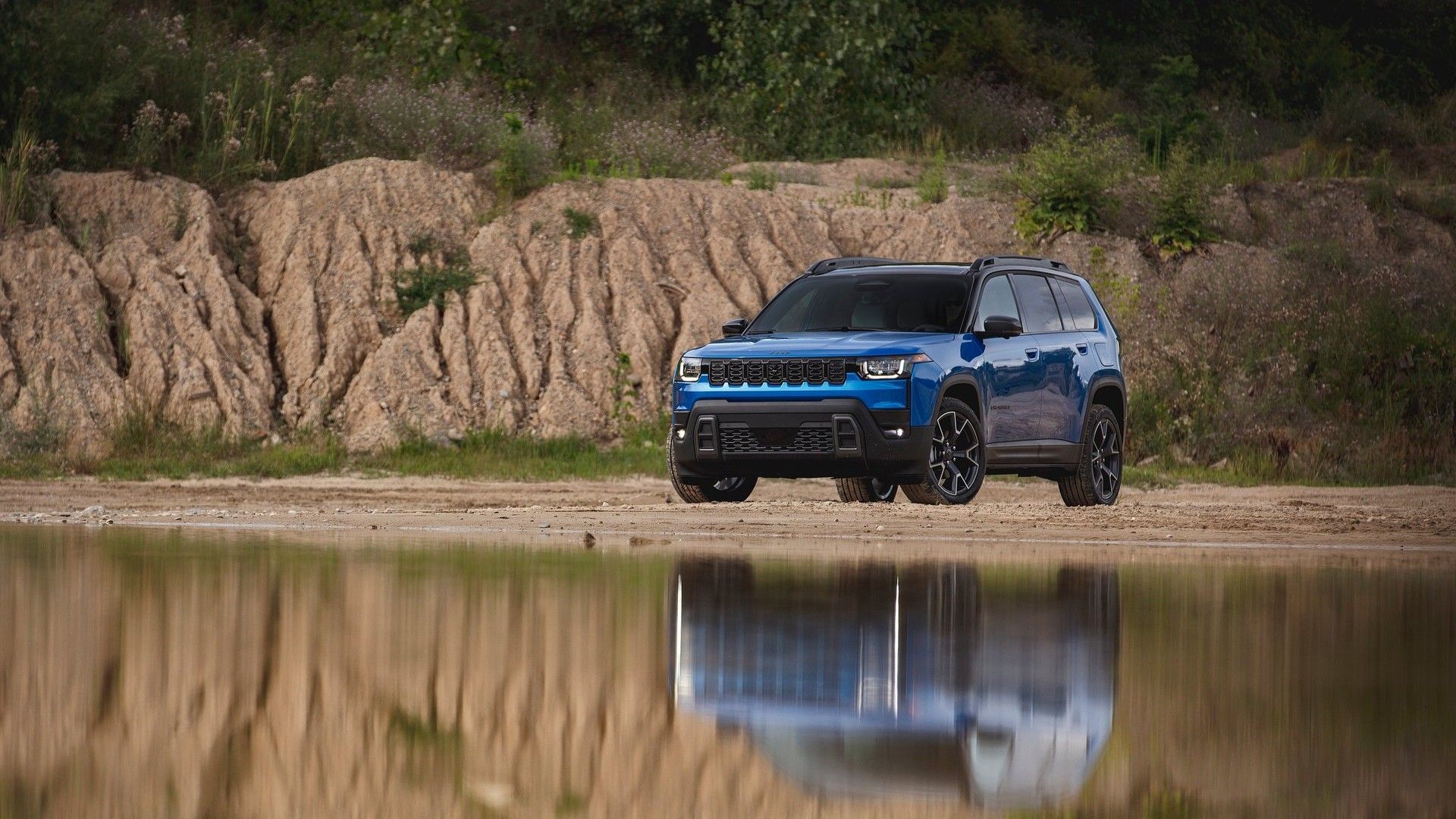 Front 3/4 shot of a 2026 Jeep Cherokee