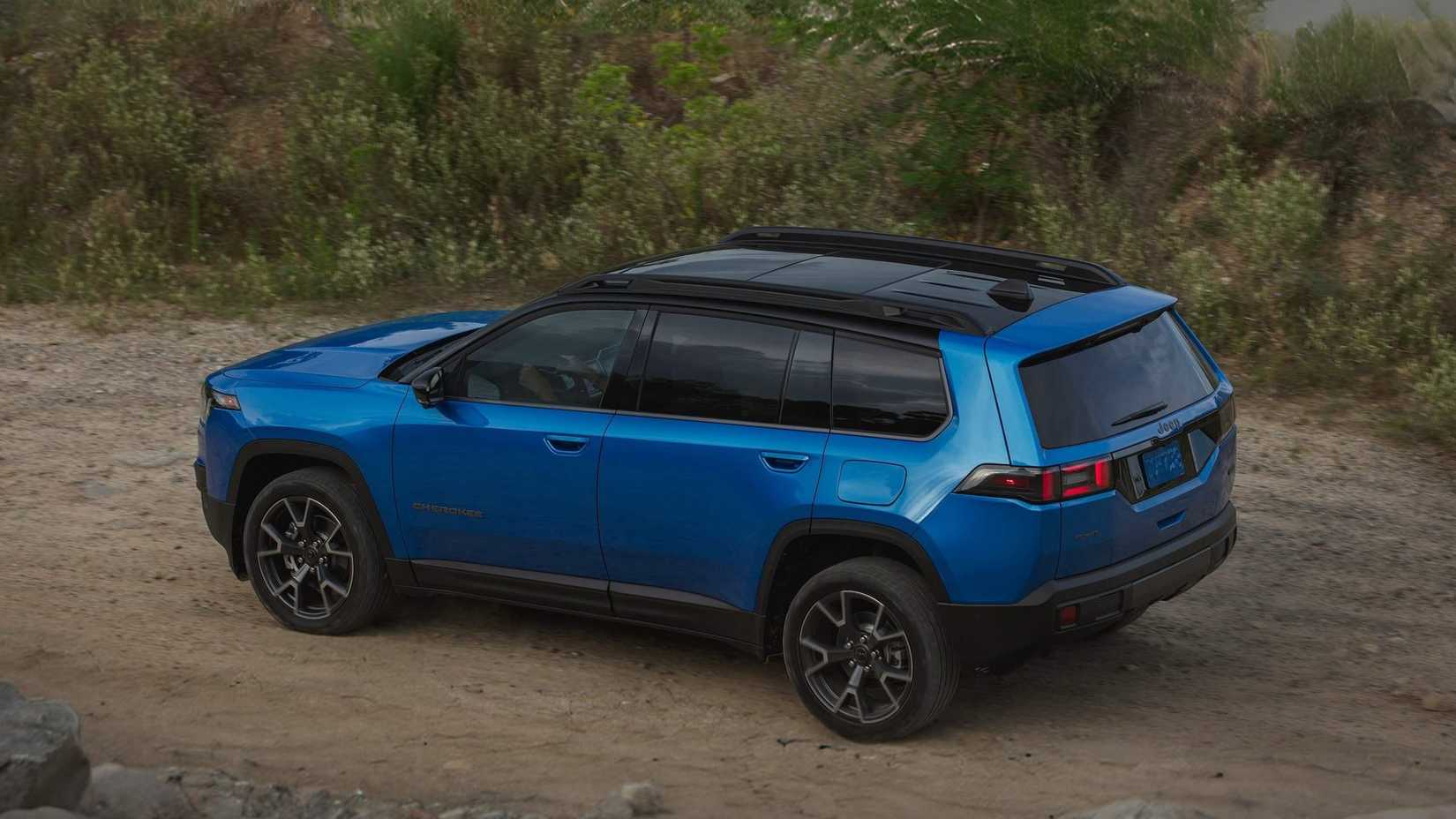 Side action shot of a 2026 Jeep Cherokee