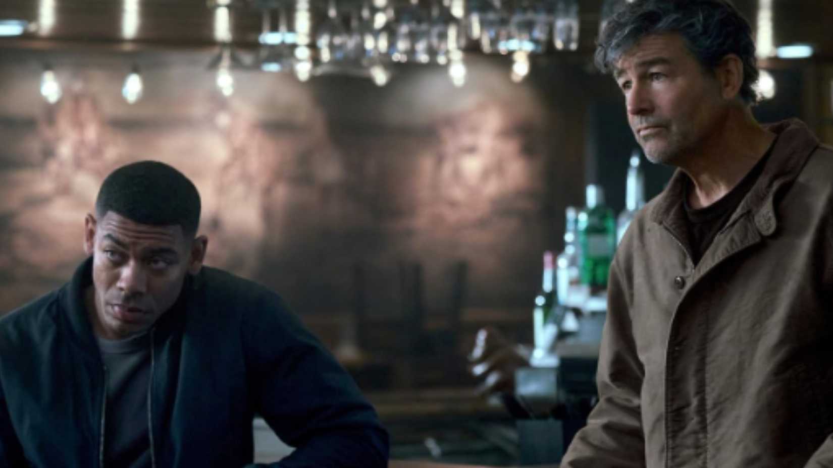 John Stewart and Hal Jordan in a bar in Lanterns.