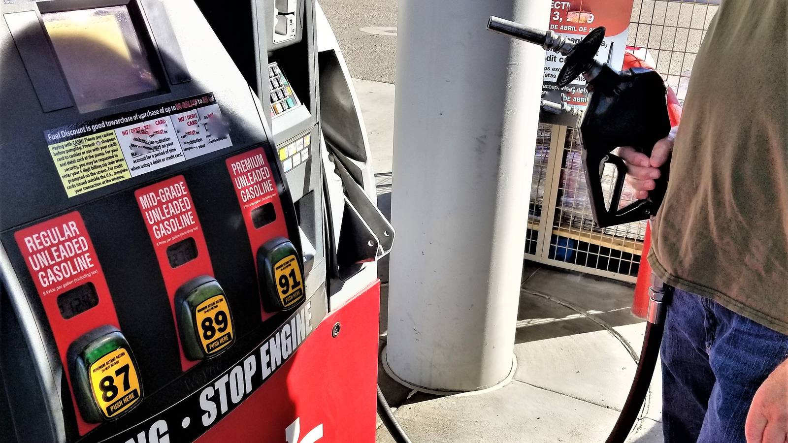 5 simple ways to improve your gas mileage