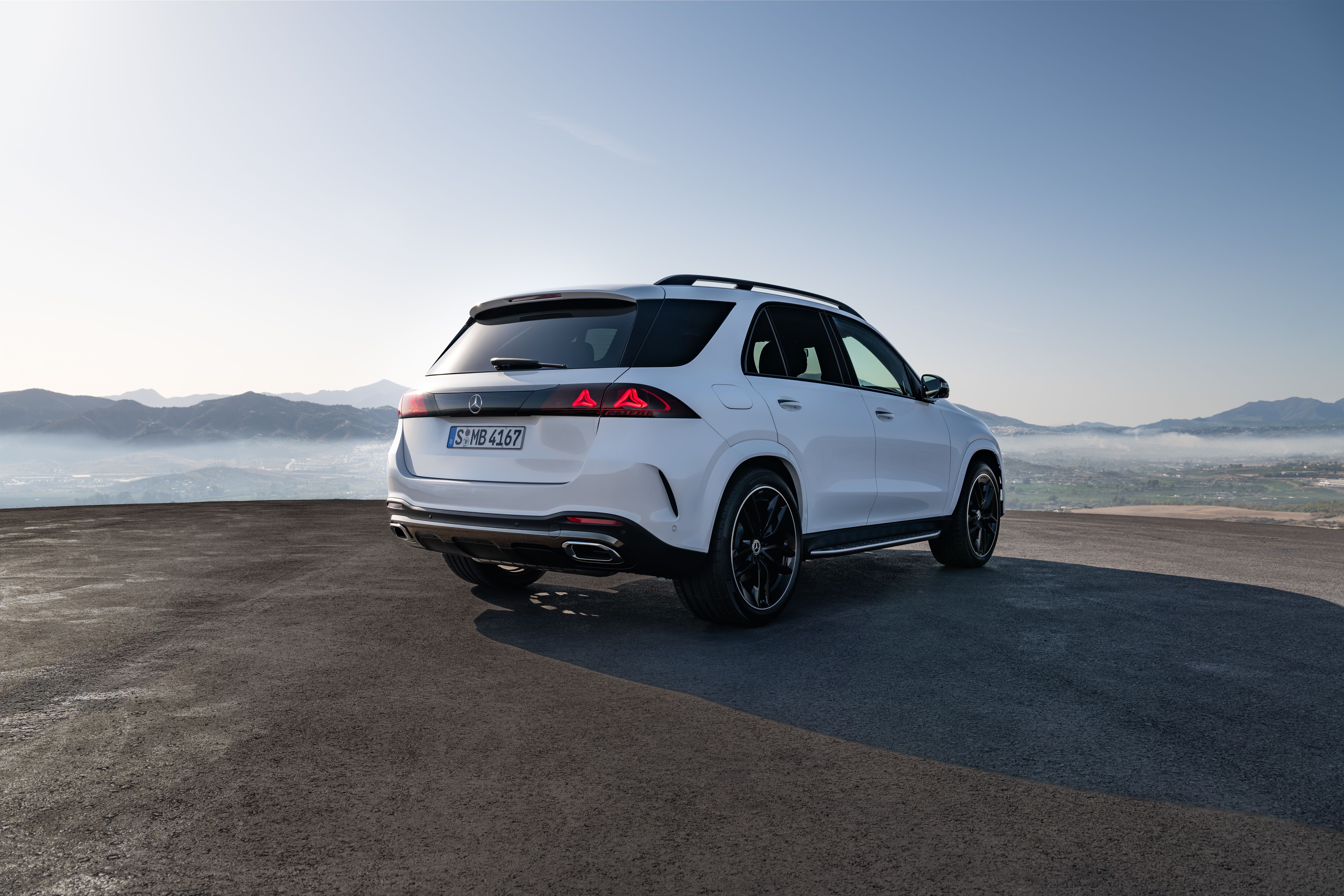 2027 Mercedes-Benz GLE is a 530-hp video conferencing suite