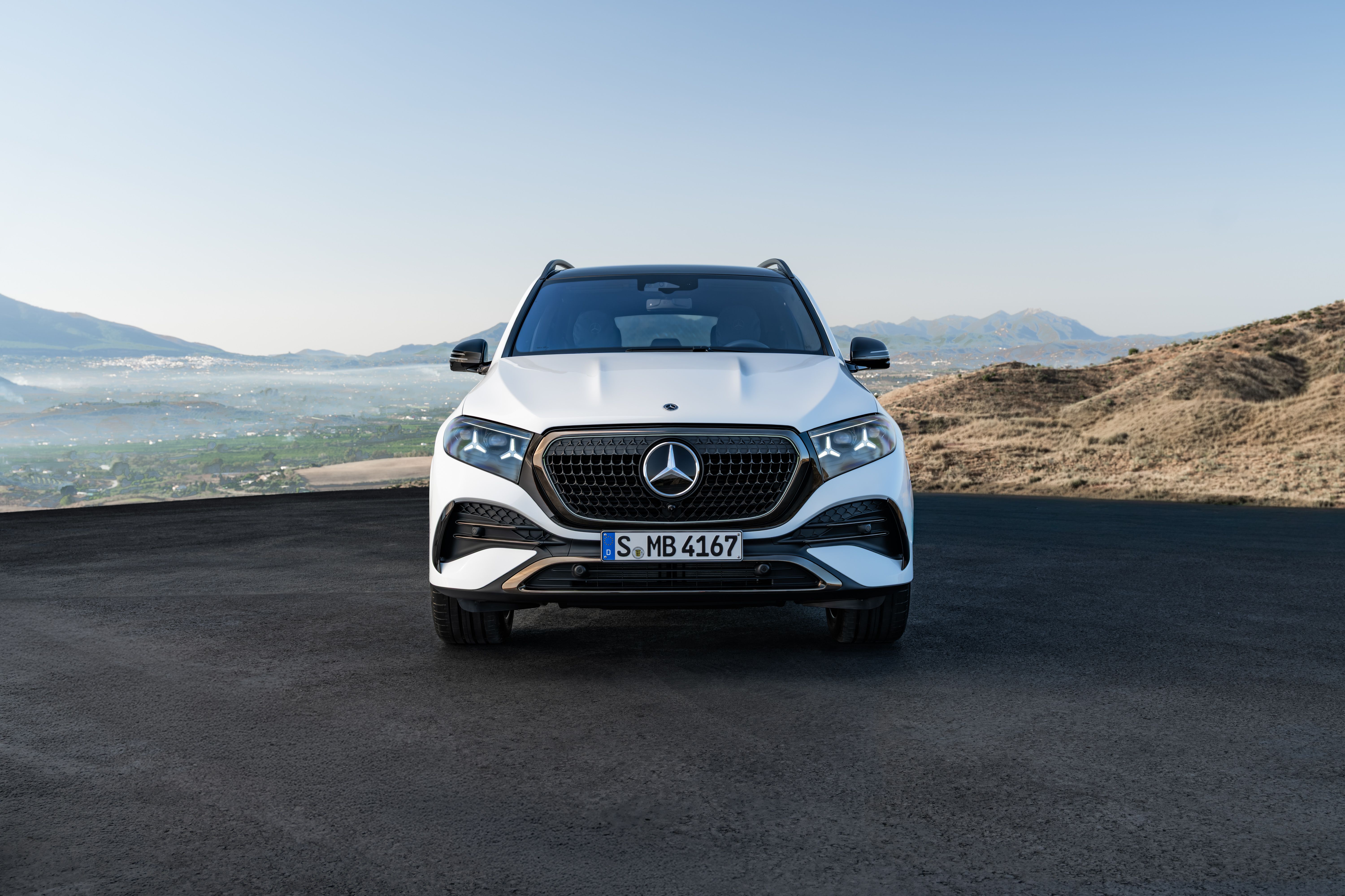 2027 Mercedes-Benz GLE is a 530-hp video conferencing suite