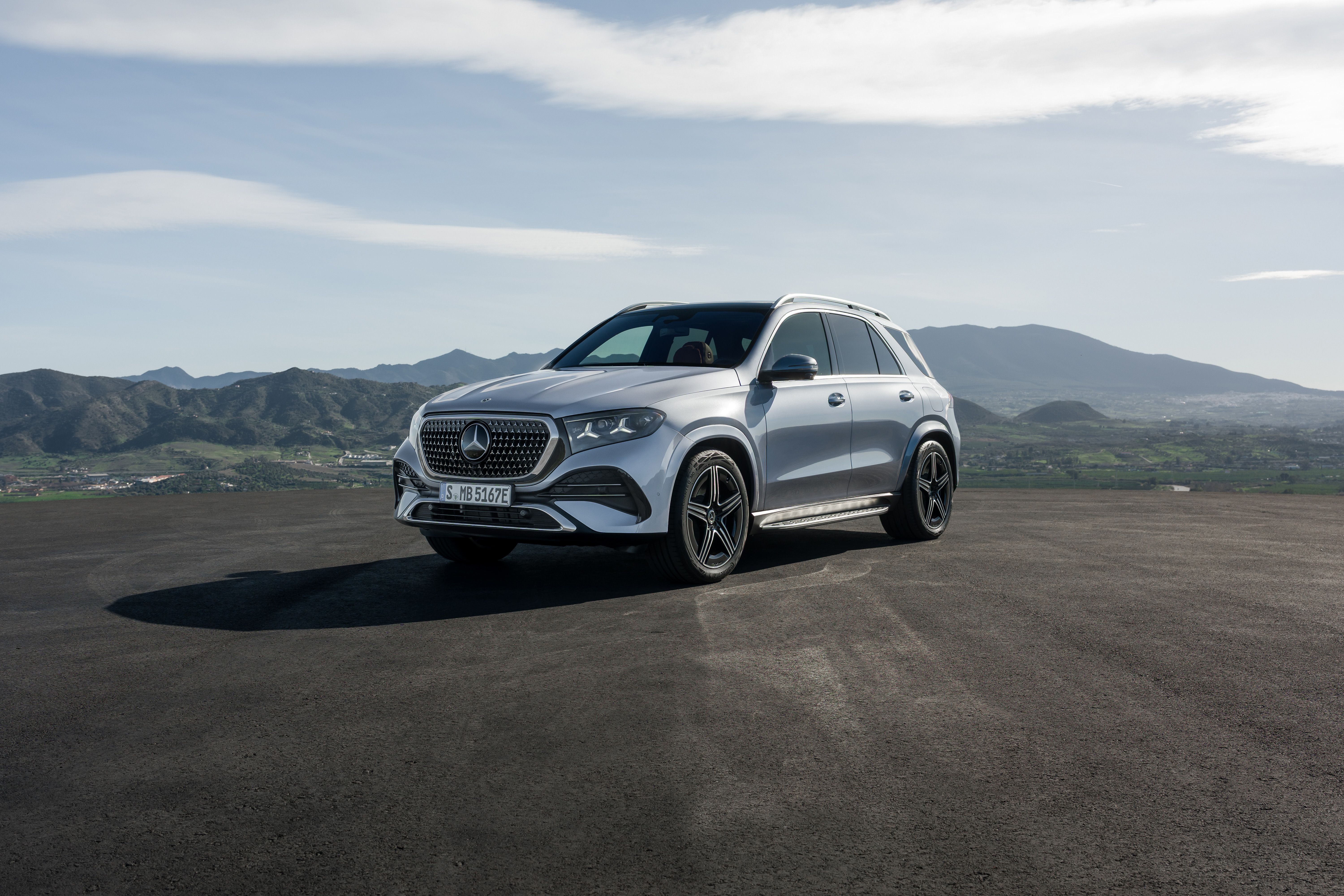 2027 Mercedes-Benz GLE is a 530-hp video conferencing suite