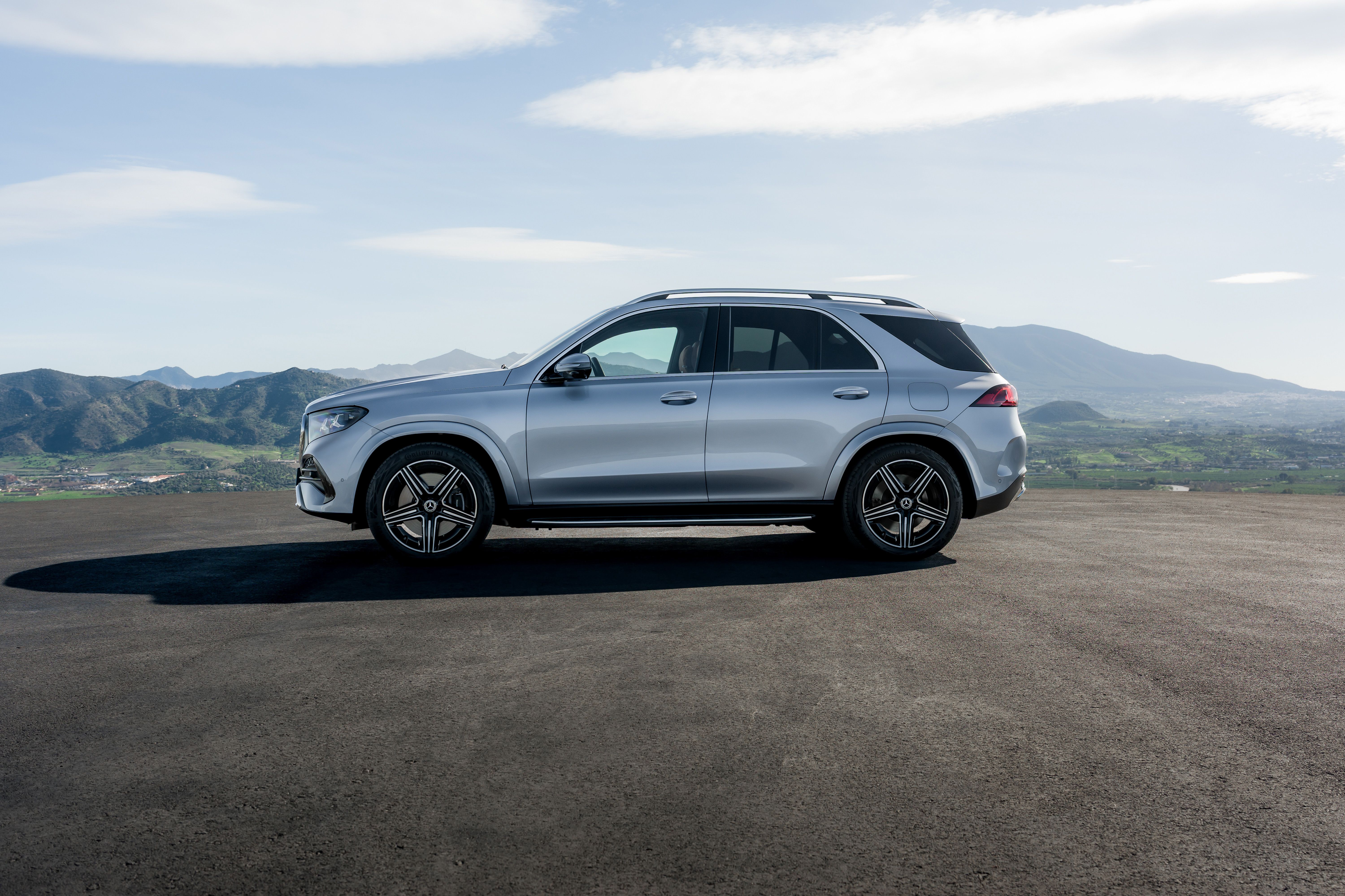 2027 Mercedes-Benz GLE is a 530-hp video conferencing suite