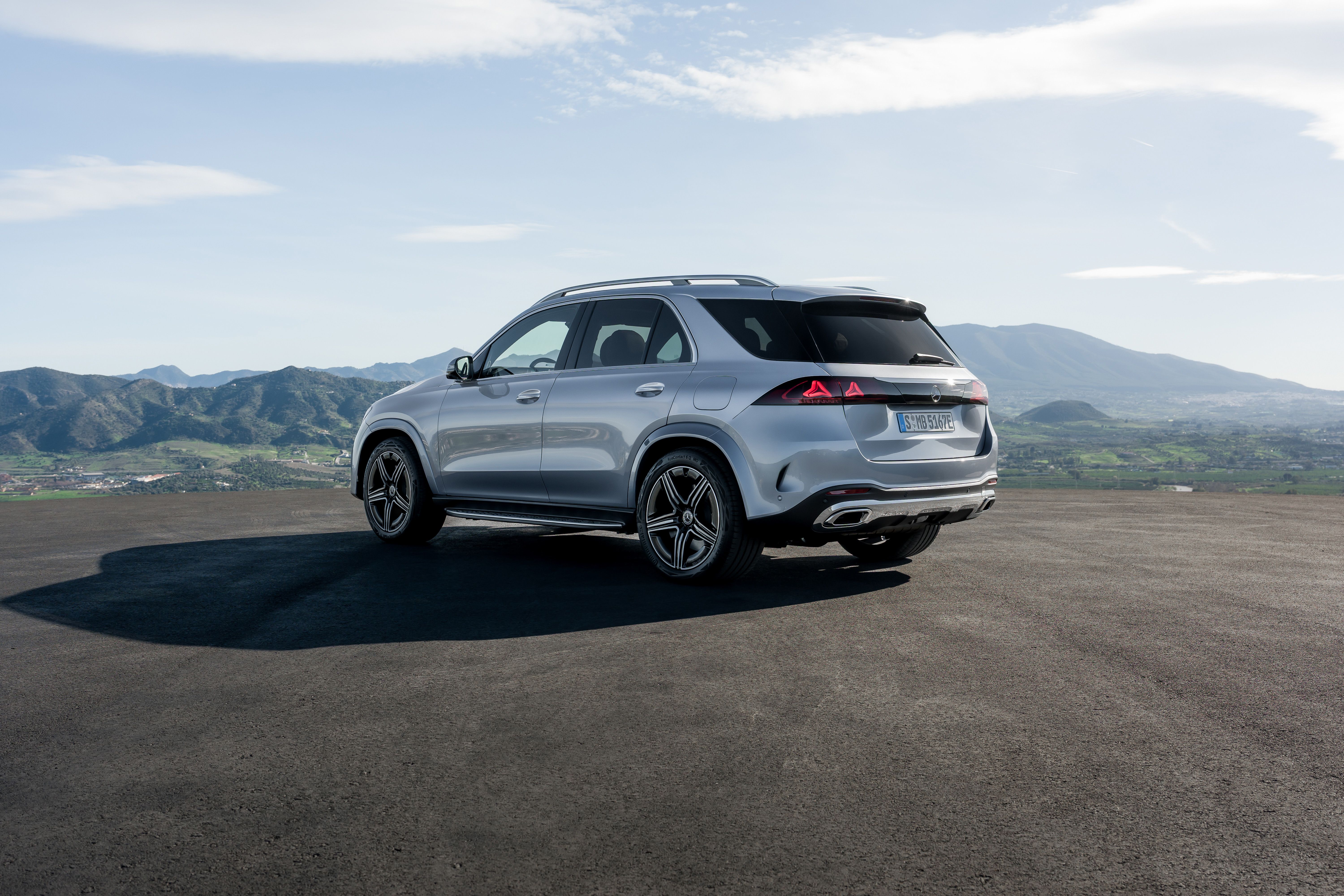 2027 Mercedes-Benz GLE is a 530-hp video conferencing suite