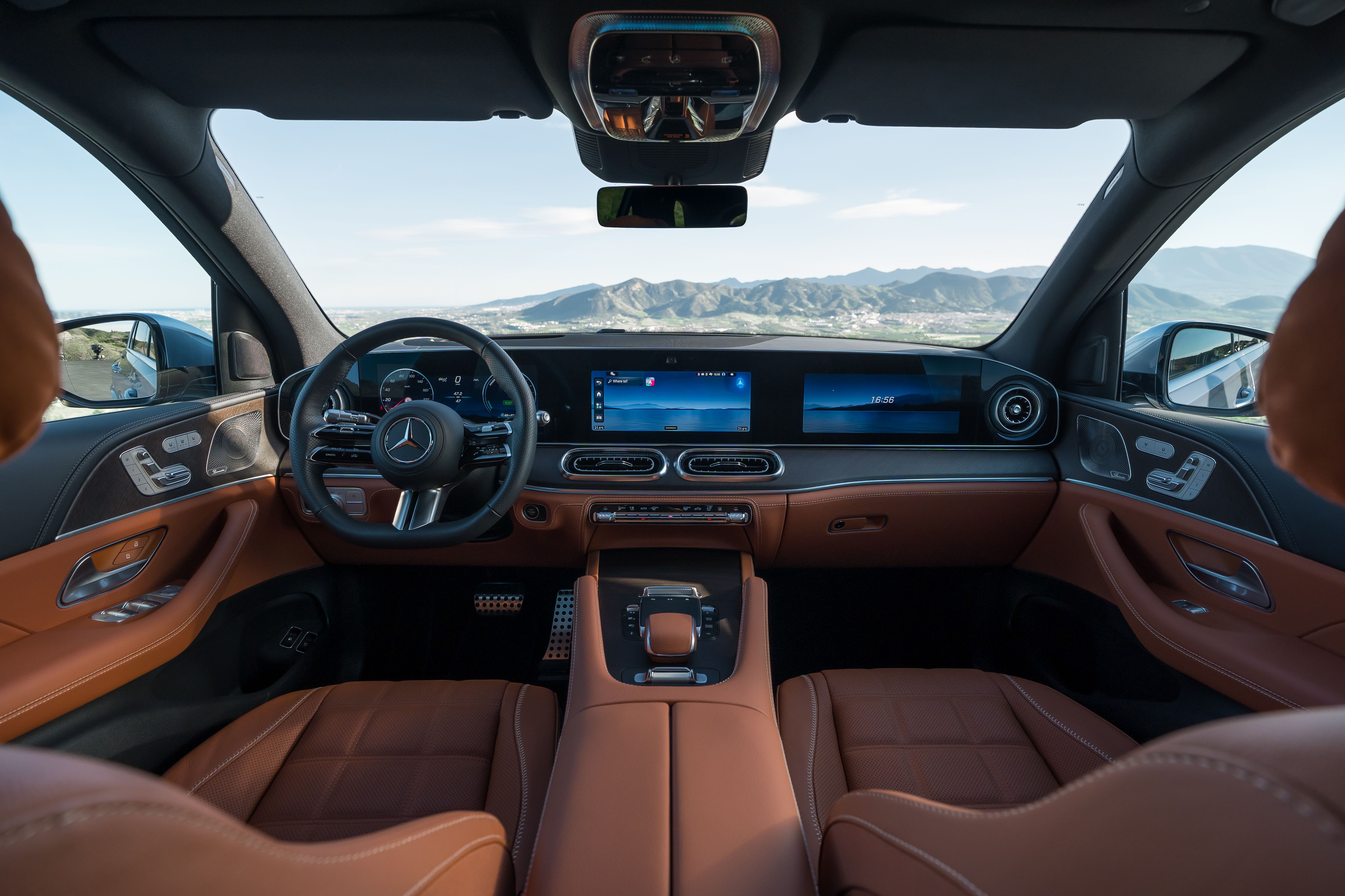 2027 Mercedes-Benz GLE is a 530-hp video conferencing suite