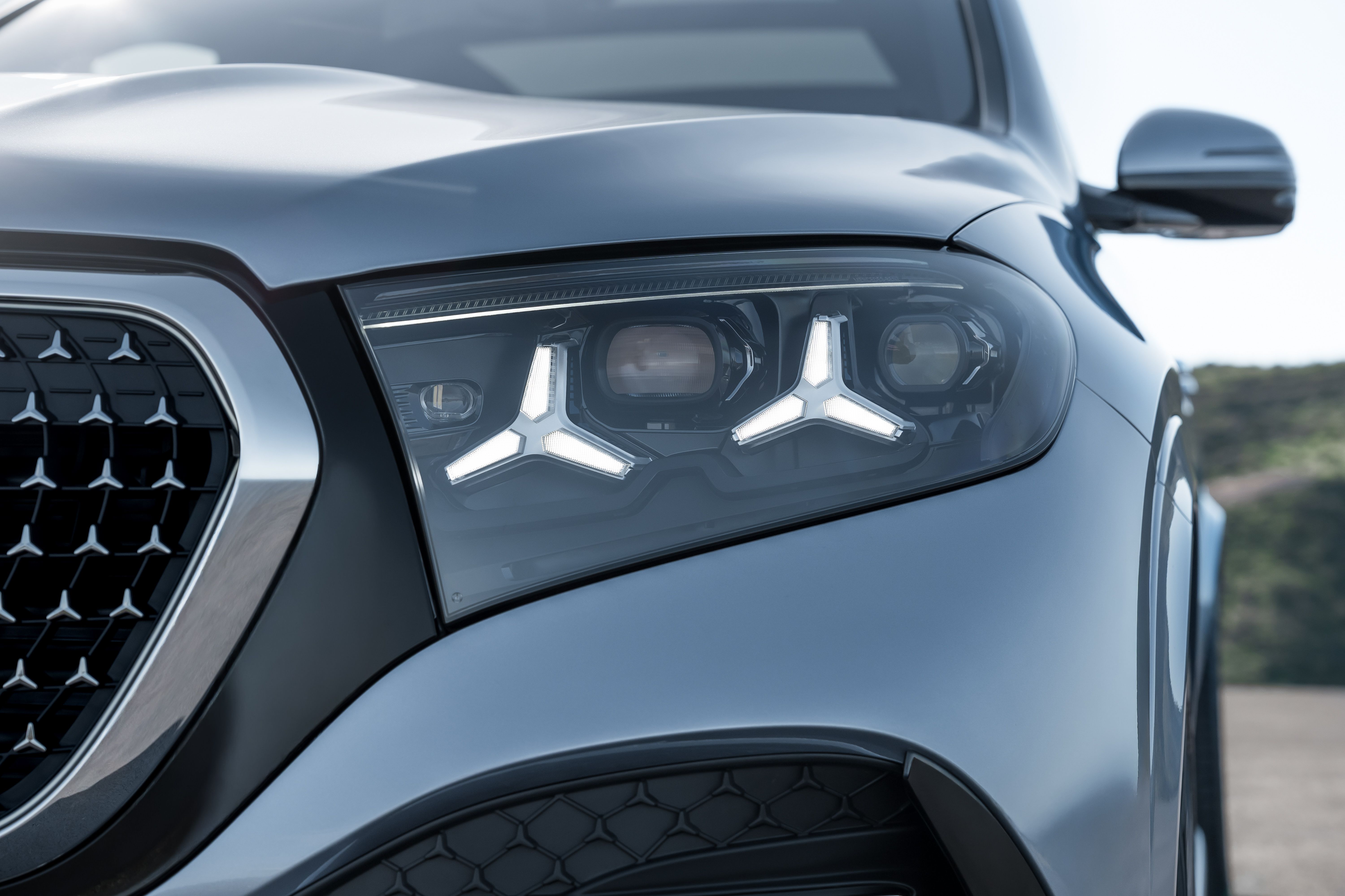2027 Mercedes-Benz GLE is a 530-hp video conferencing suite