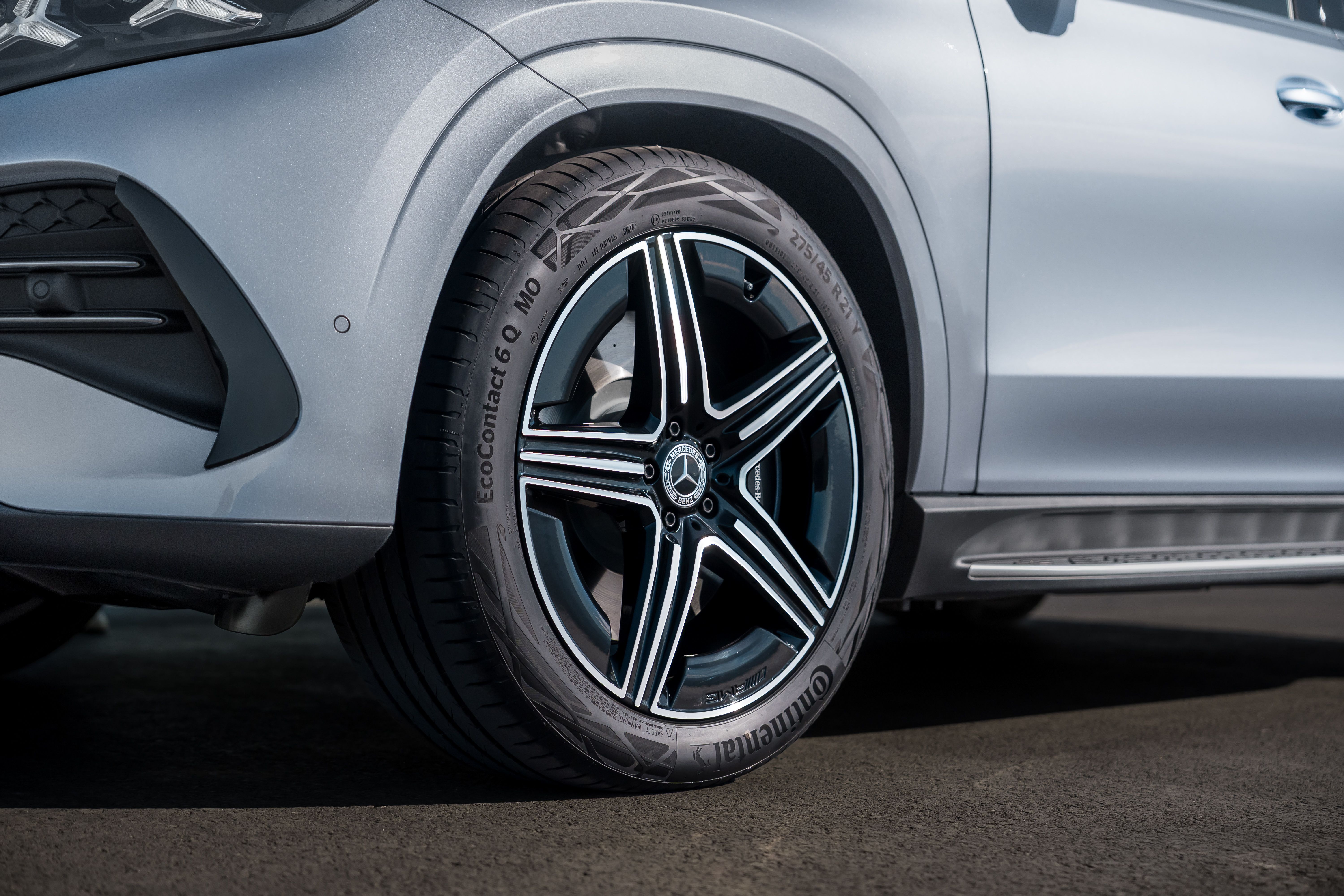 2027 Mercedes-Benz GLE is a 530-hp video conferencing suite