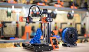 Prusa MINI+ with a lion 3D print.
