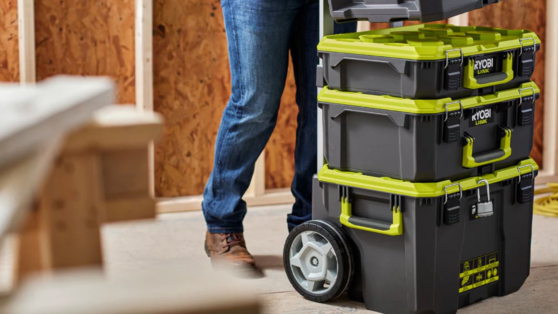 Harbor Freight's new rolling toolbox will make you rethink Milwaukee ...