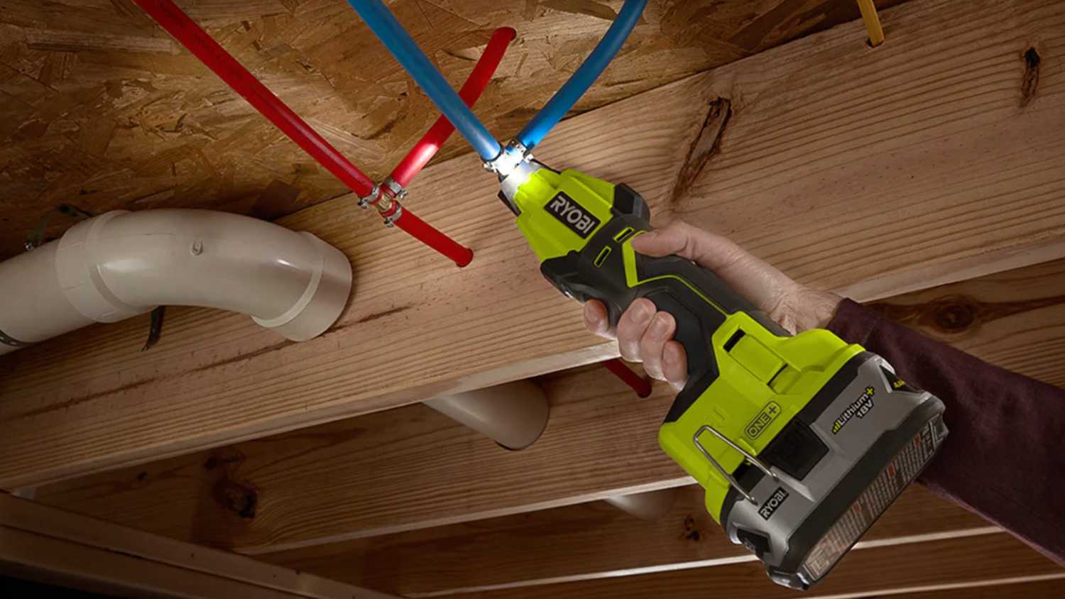 4 уникальных инструмента Ryobi, которых нет у DeWALT Ryobi PEX tool