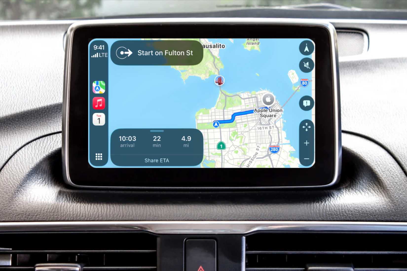 Navigation with Apple Maps on CarPlay.