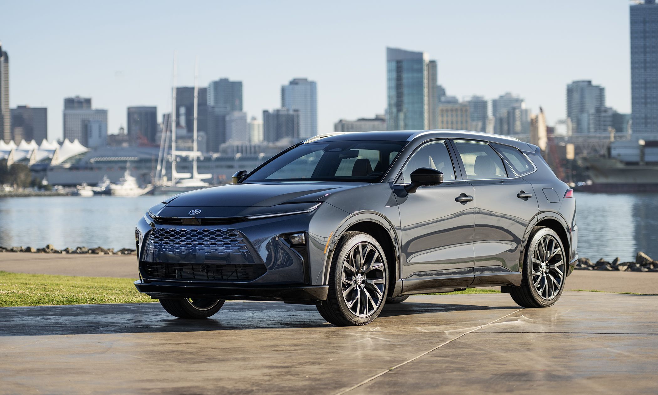 Toyota Crown Signia Redefines Premium Value: Why Experts Say It Outshines Entry-Luxury SUVs