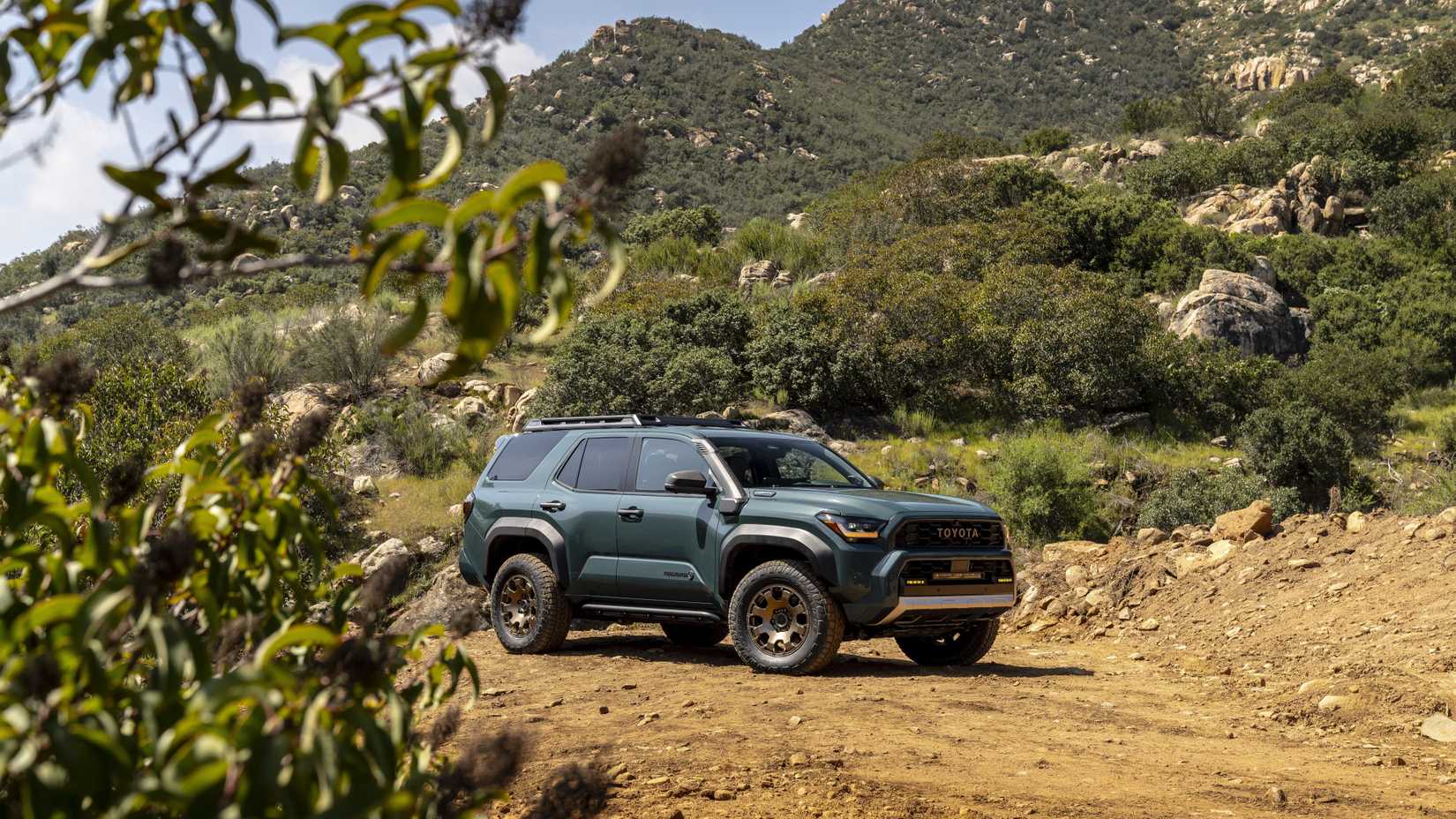 Front 3/4 view of 2026 Toyota 4Runner