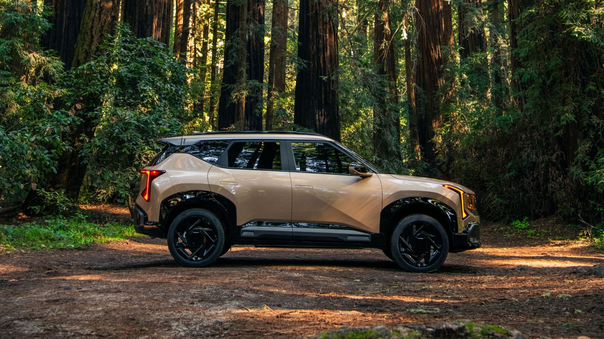 Side profile picture of the 2027 Kia Seltos Hybrid