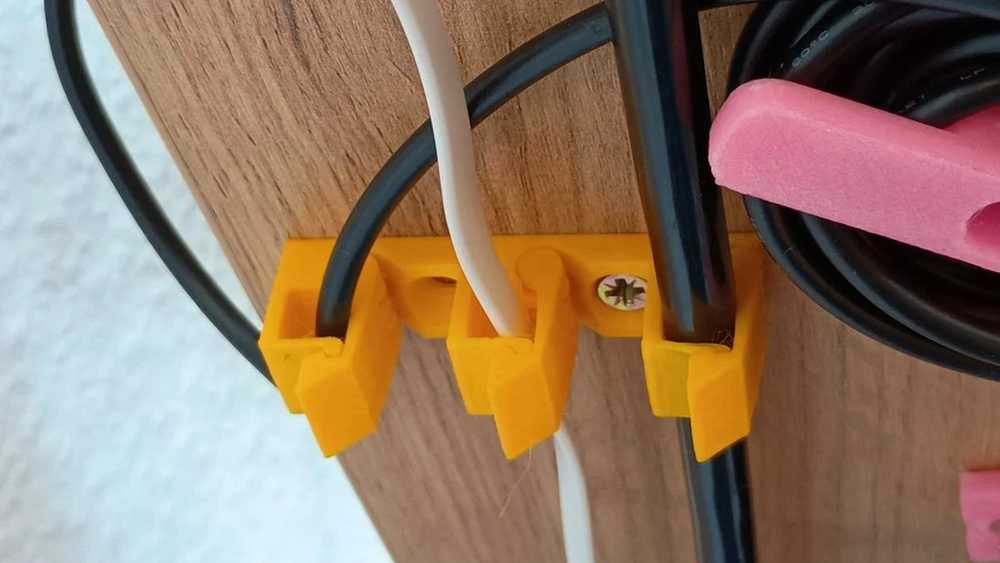 Reusable cable ties printed from flexible filament
