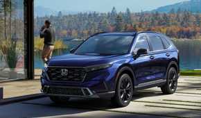 Front 3/4 shot of a 2023 Honda CR-V