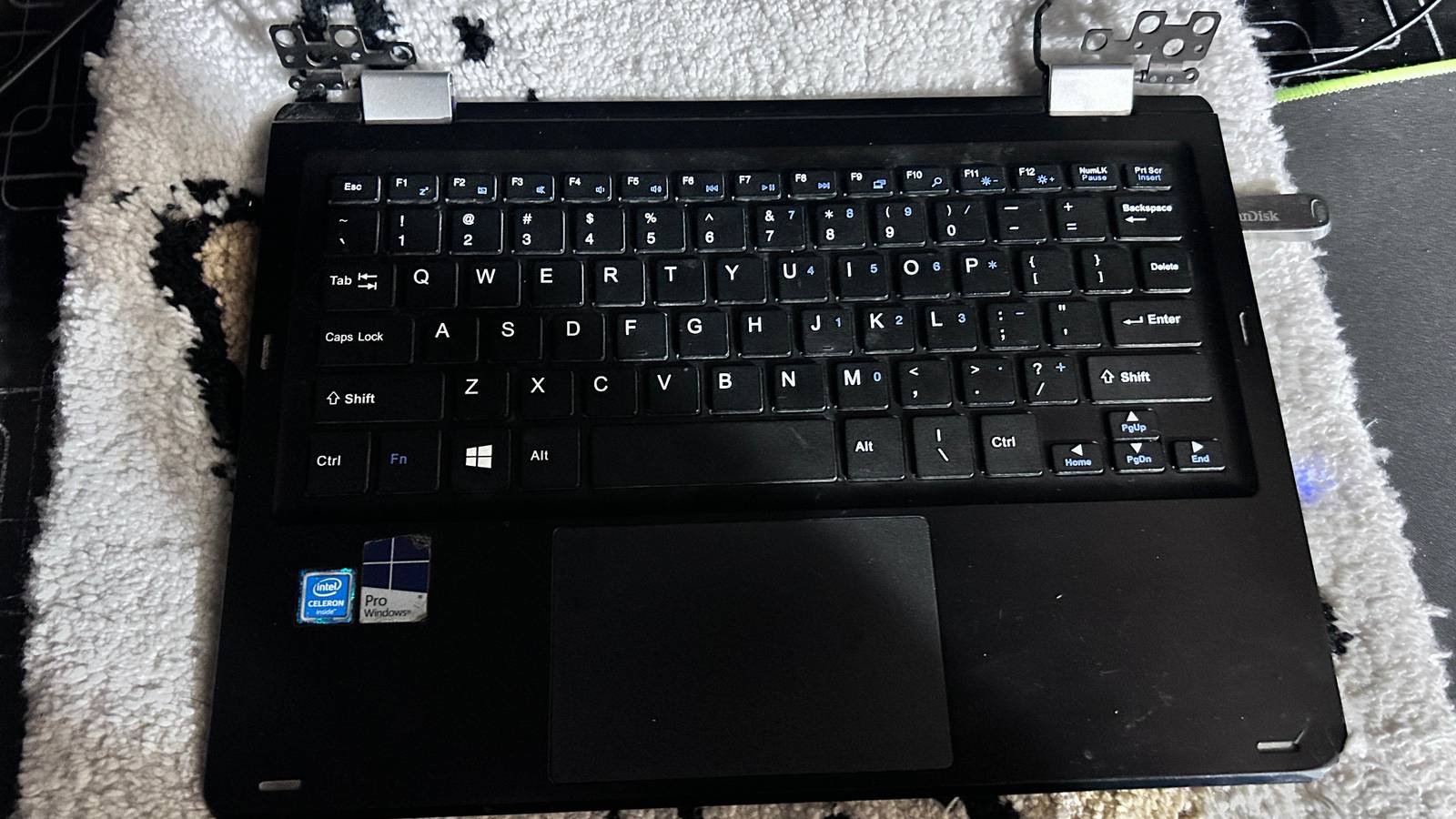 I ripped the screen off my broken laptop and turned it into the ultimate free homelab I ripped the screen off my broken laptop and turned it into the ultimate free homelab