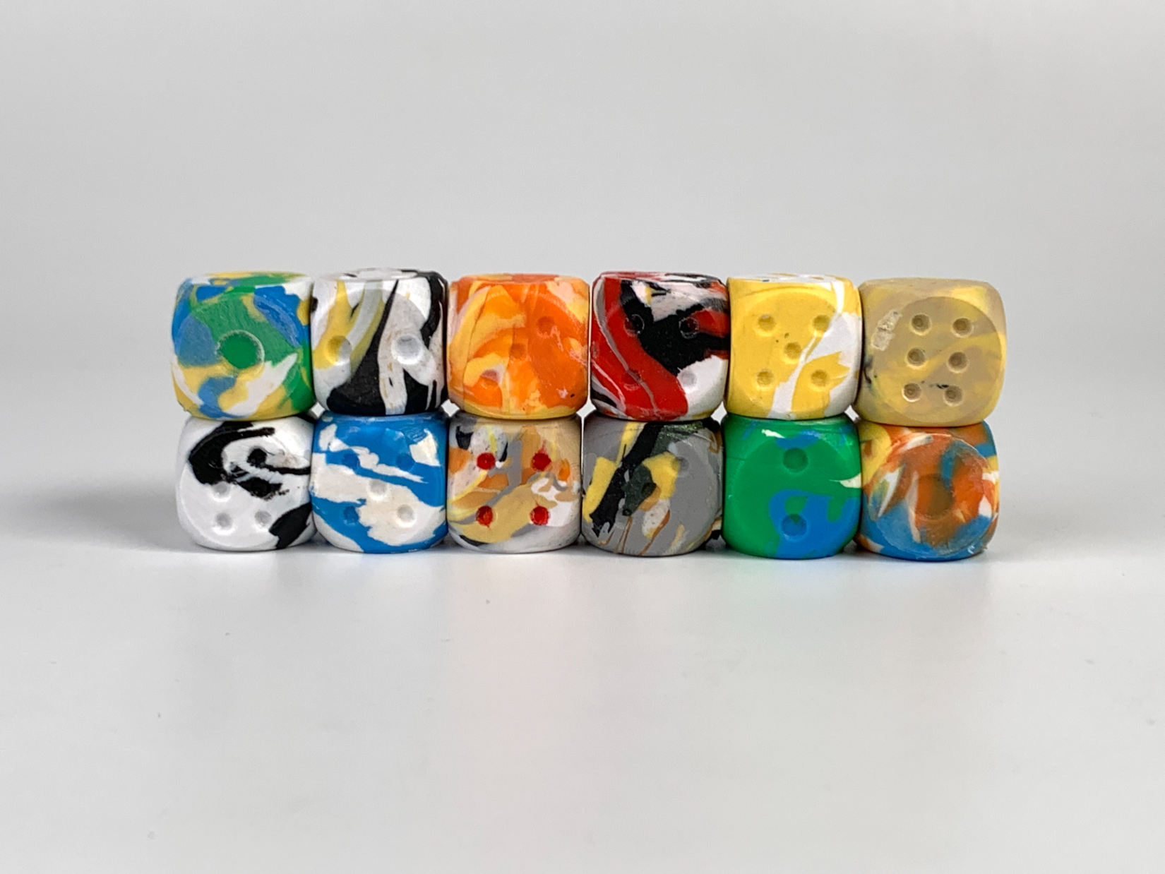 D6 dice created from PLA using a mold from MakerWorld user lcxg.