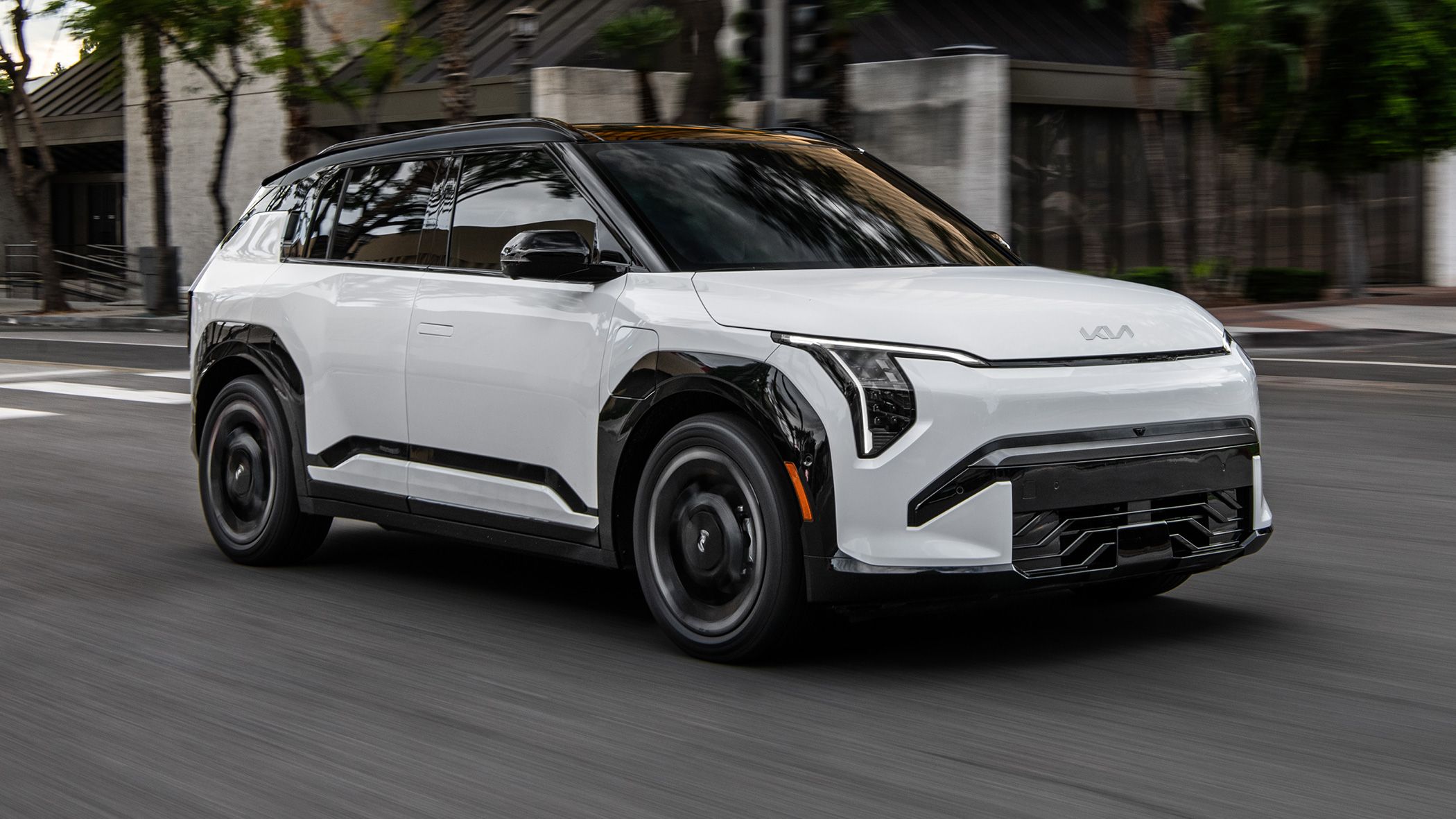 Kia's compact EV3 electric SUV comes to the US with 320 miles of range