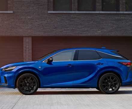 Side profile shot of a 2023 Lexus RX 500h