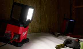 M18 Rover tri-panel light