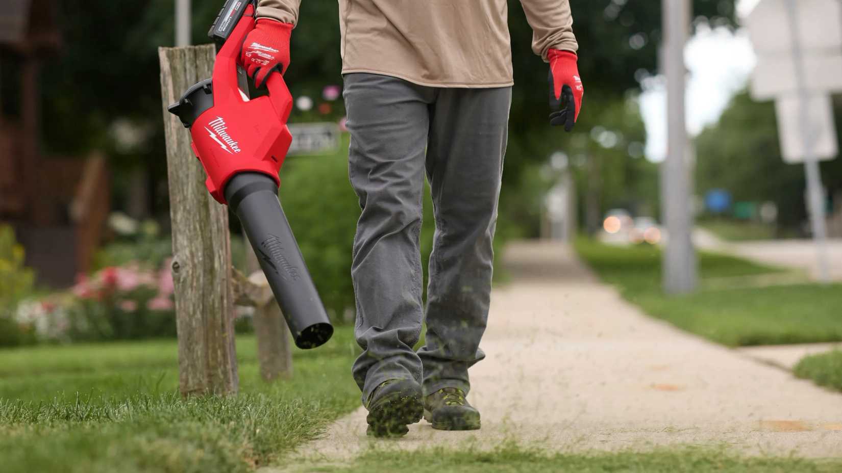 Milwaukee M18 blower