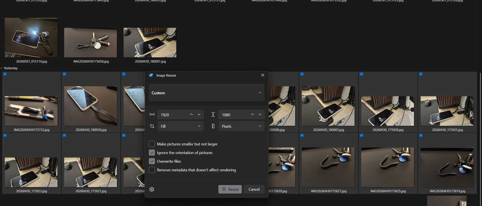 Resizing images using PowerToys.