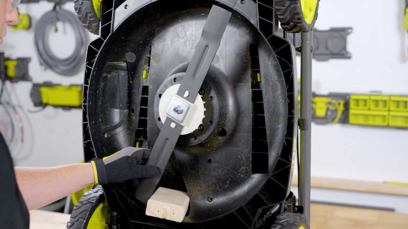 Ryobi lawn mower blade