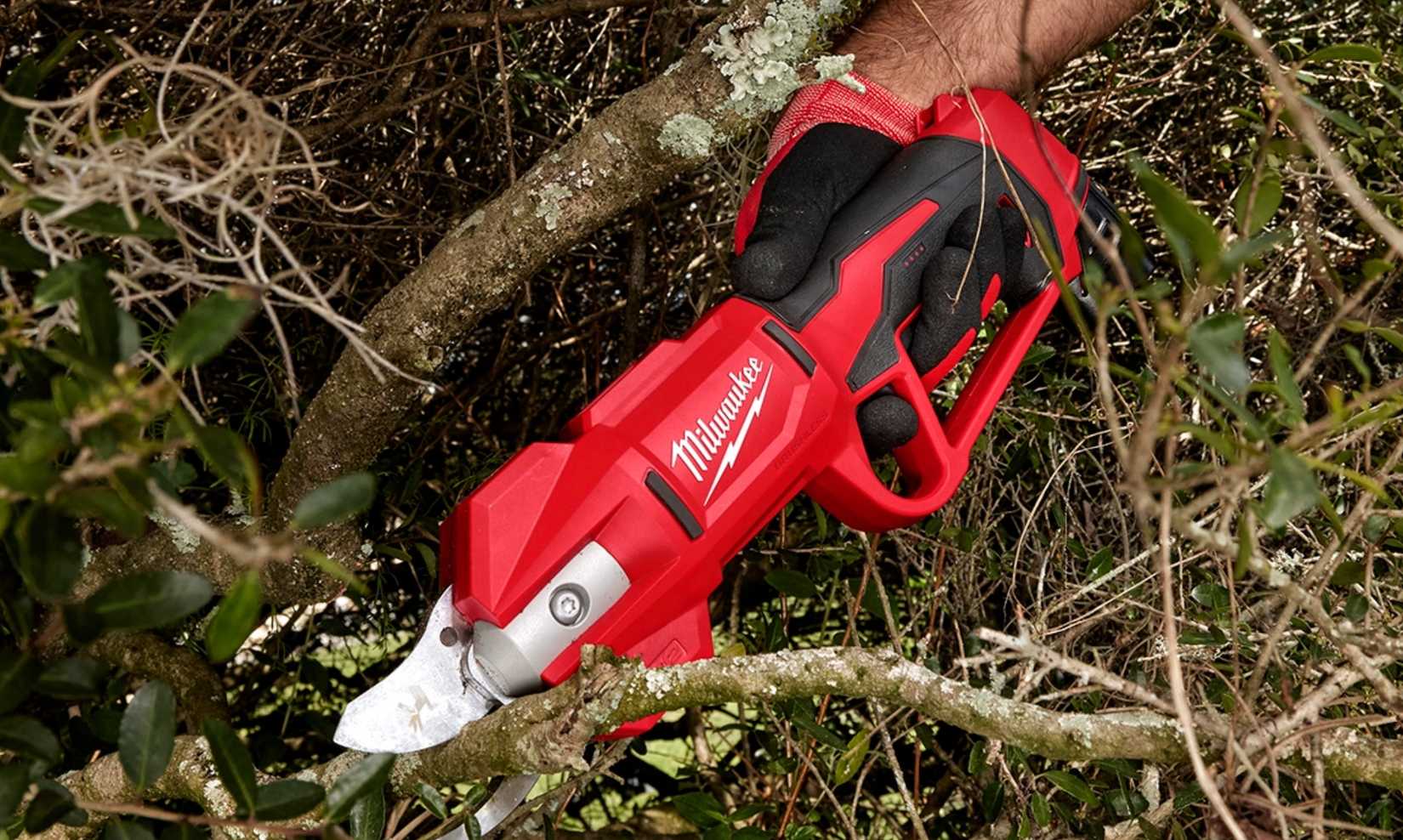 Milwaukee M12 pruning shears