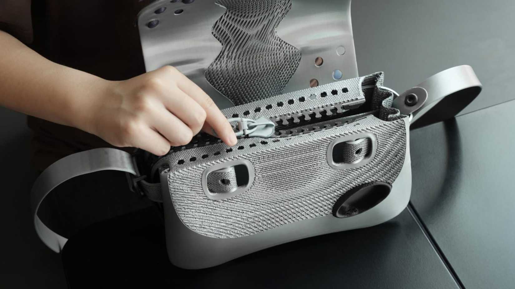 TPU handbag advertised on Bambu Lab website.-1