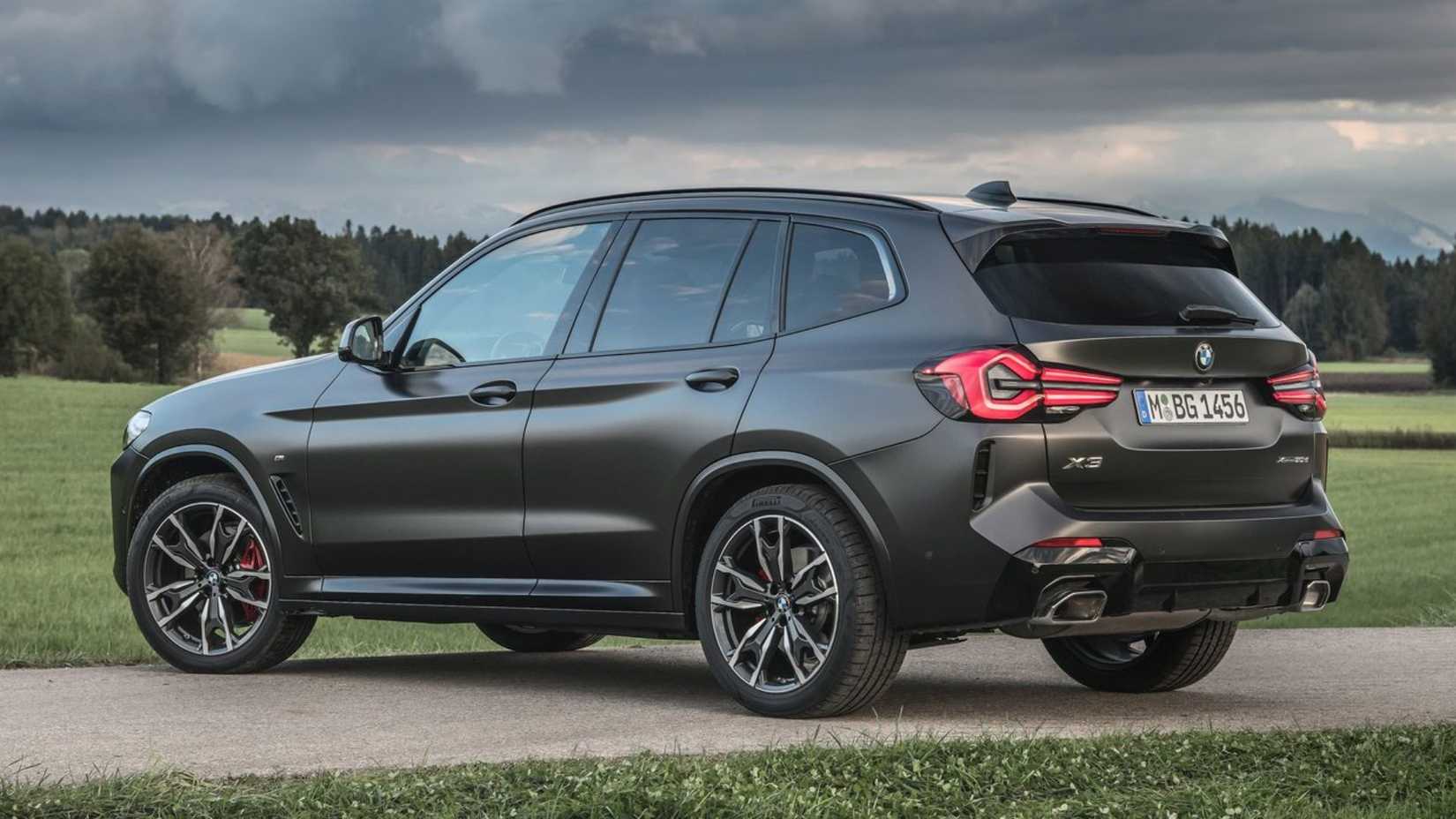 Static rear 3/4 shot of a 2022 BMW X3.