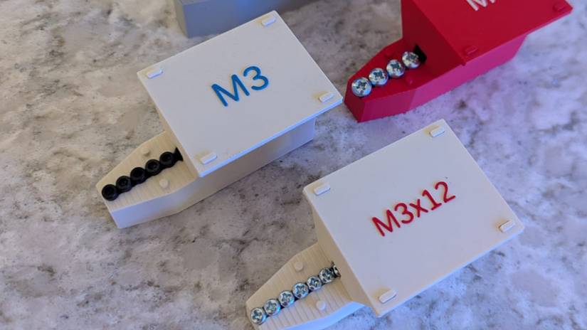 Screw dispenser by MakerWorld user nicehatthanks.