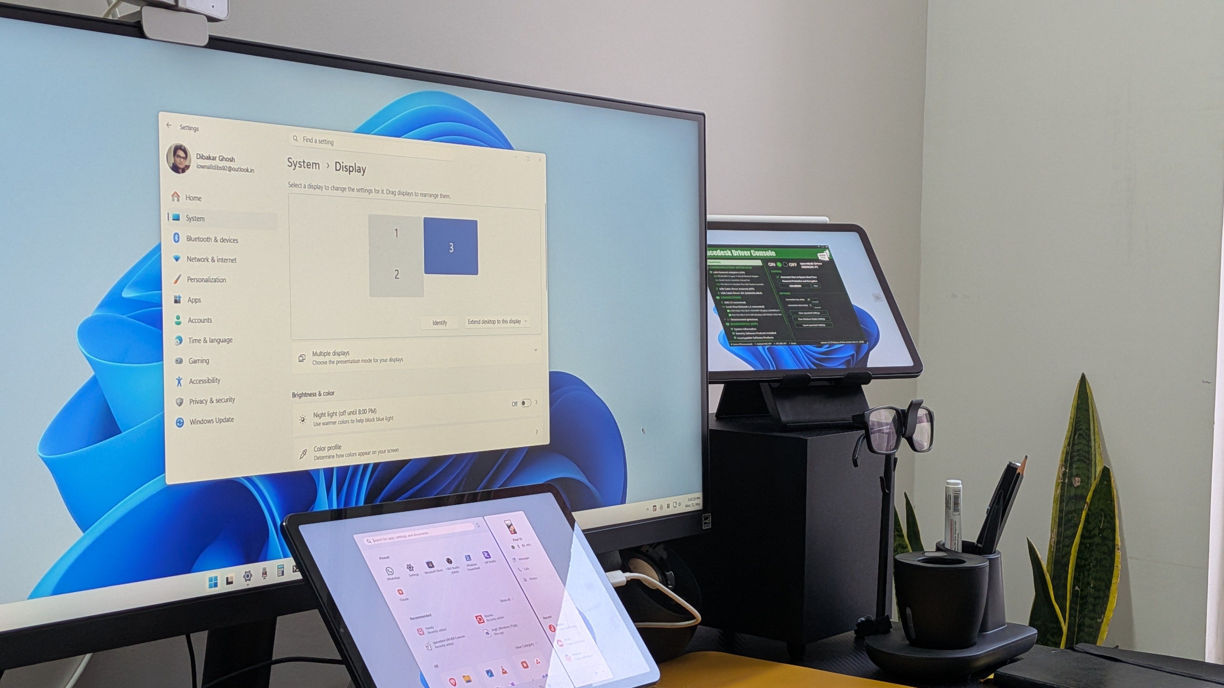 Transform Your Old Tablet Into a Second Monitor for Windows Without Spending a Dime