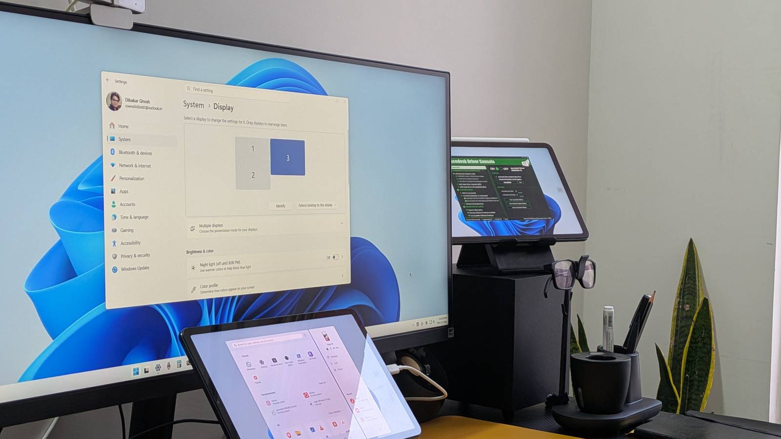 Transform Your Old Tablet Into a Second Monitor for Windows Without Spending a Dime
