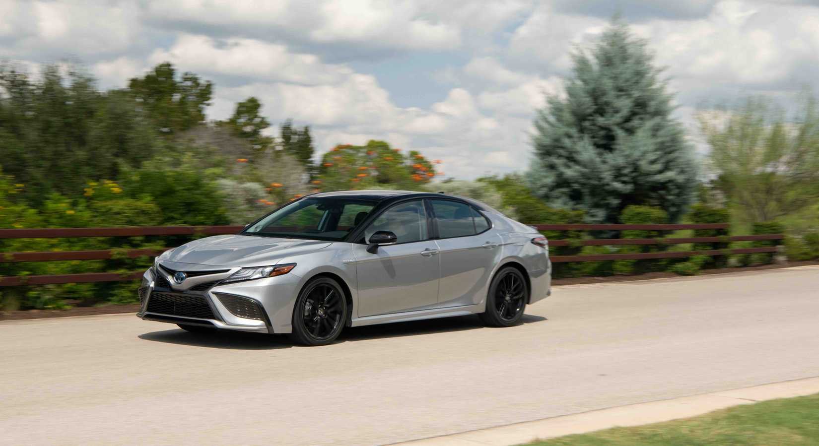 2022 Toyota Camry Hybrid