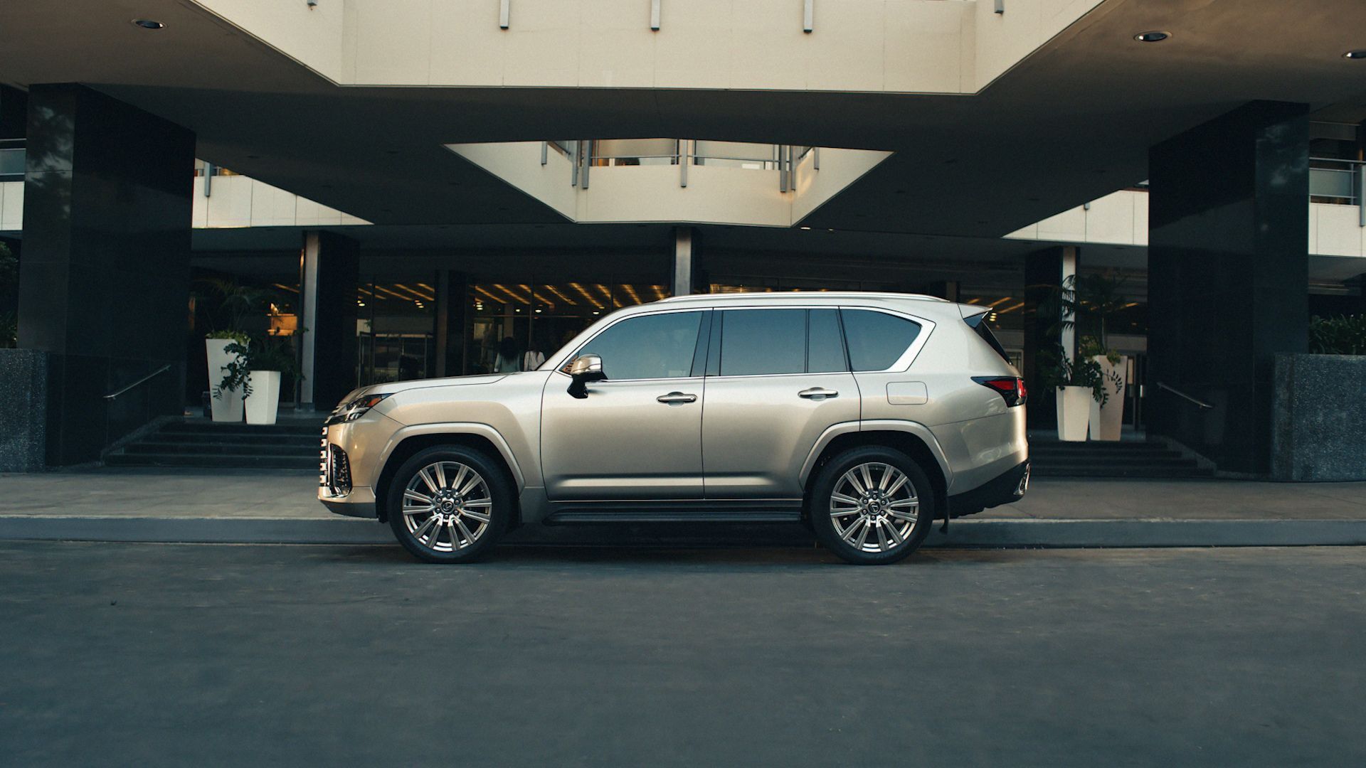 The SUV that blends Toyota reliability with Range Rover comfort