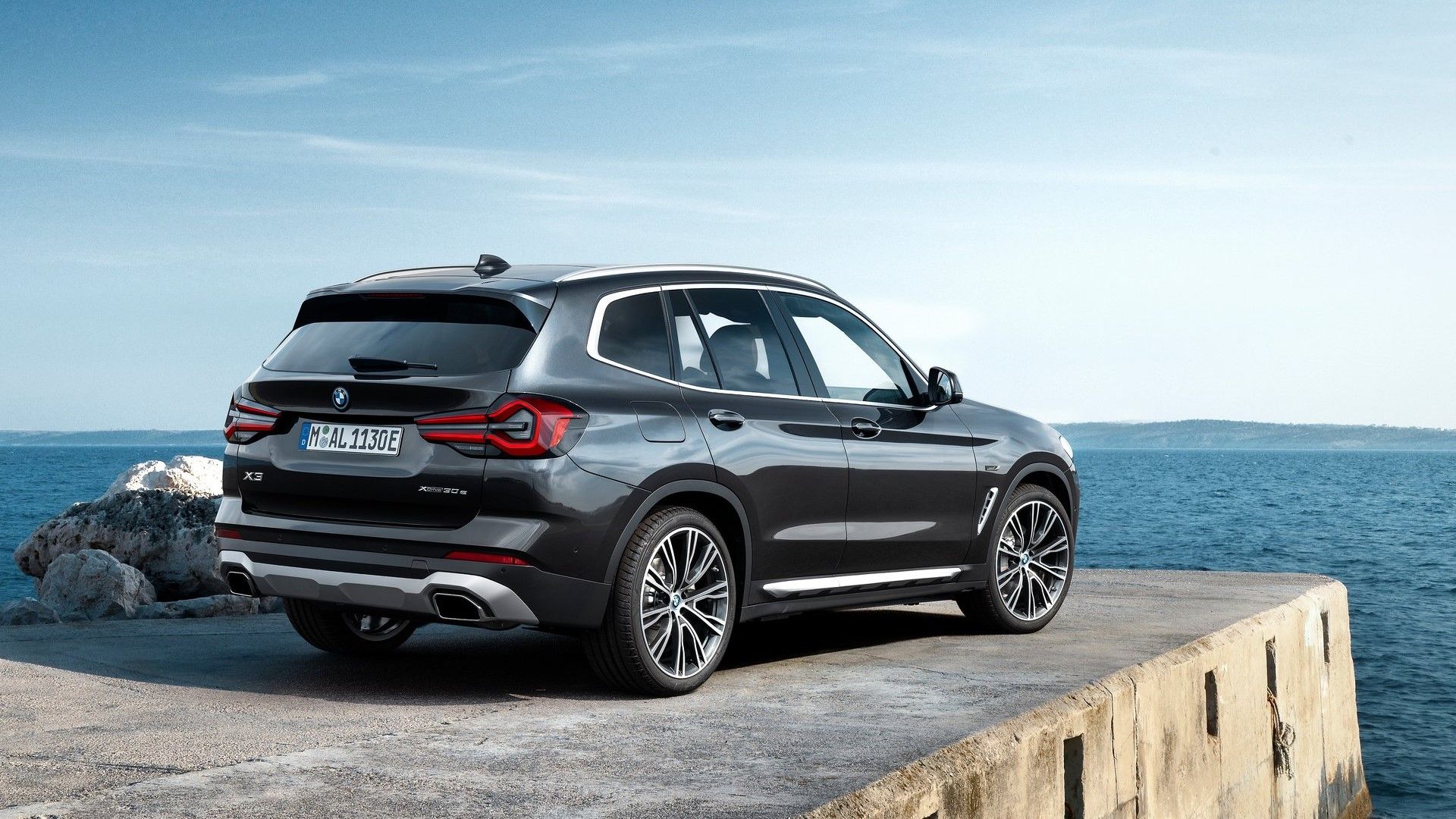 Rear 3/4 shot of a 2022 BMW X3