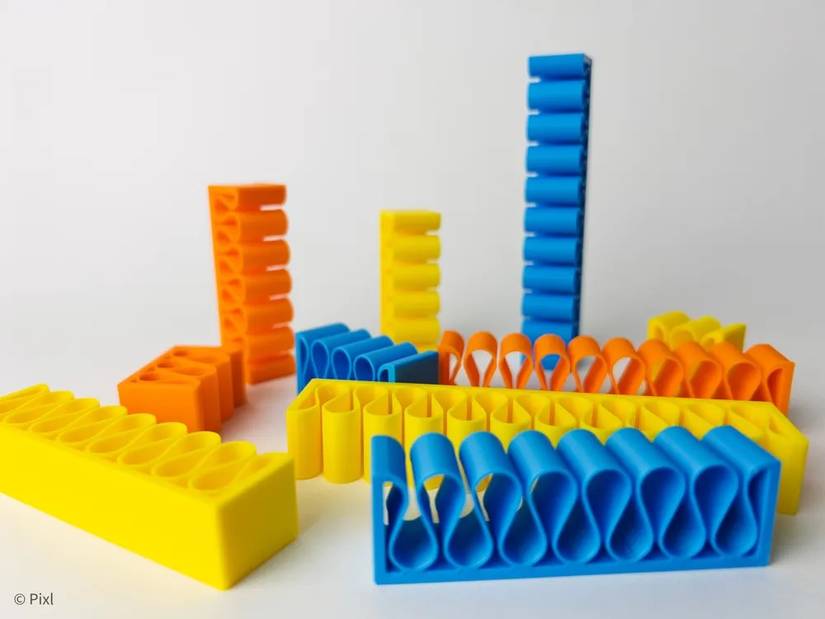 Cable holder by MakerWorld user Pixl.