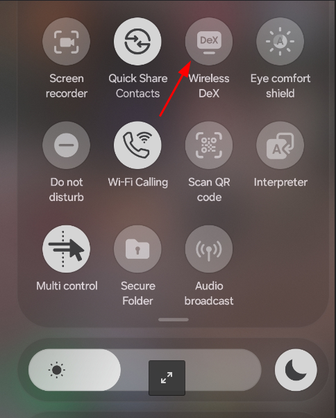 Activation de DeX dans le menu déroulant du Samsung Galaxy Z Fold.