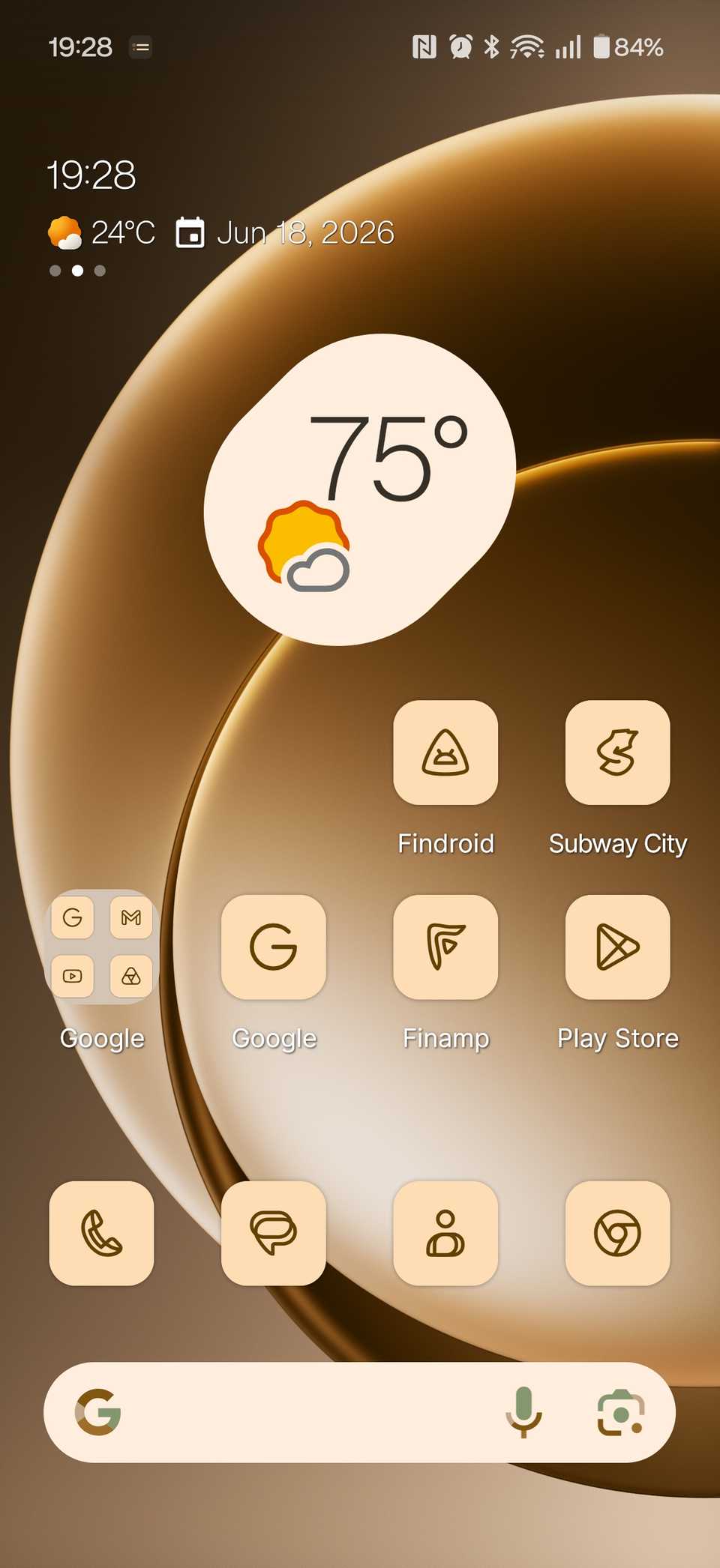 A screenshot of the Lawnchair launcher with Lawnicons.