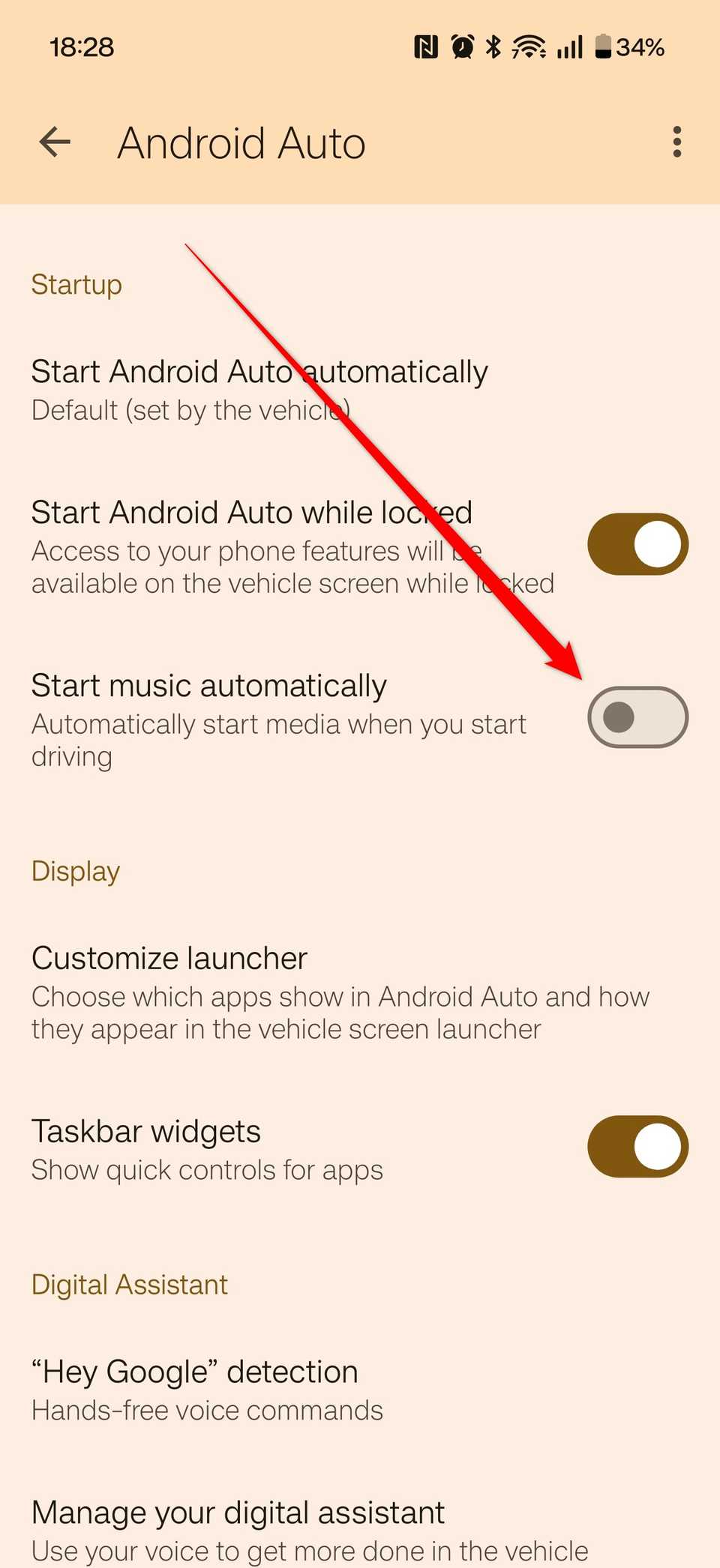 The "Хөгжимийг автоматаар эхлүүлэх" Android Auto-д сонголтыг идэвхгүй болгосон.
