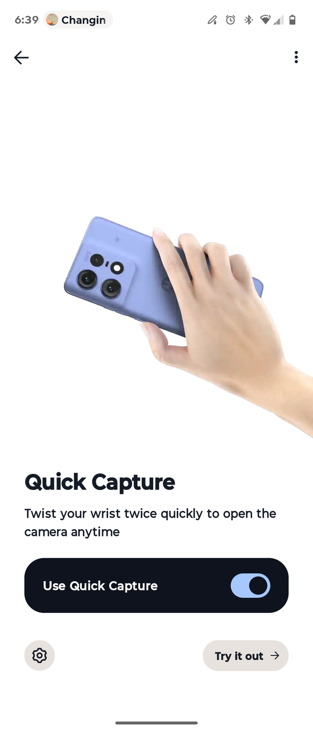 The Quick Capture gesture on a Motorola phone.