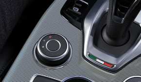 Close up of the drive mode selector in a 2023 Alfa Romeo Stelvio