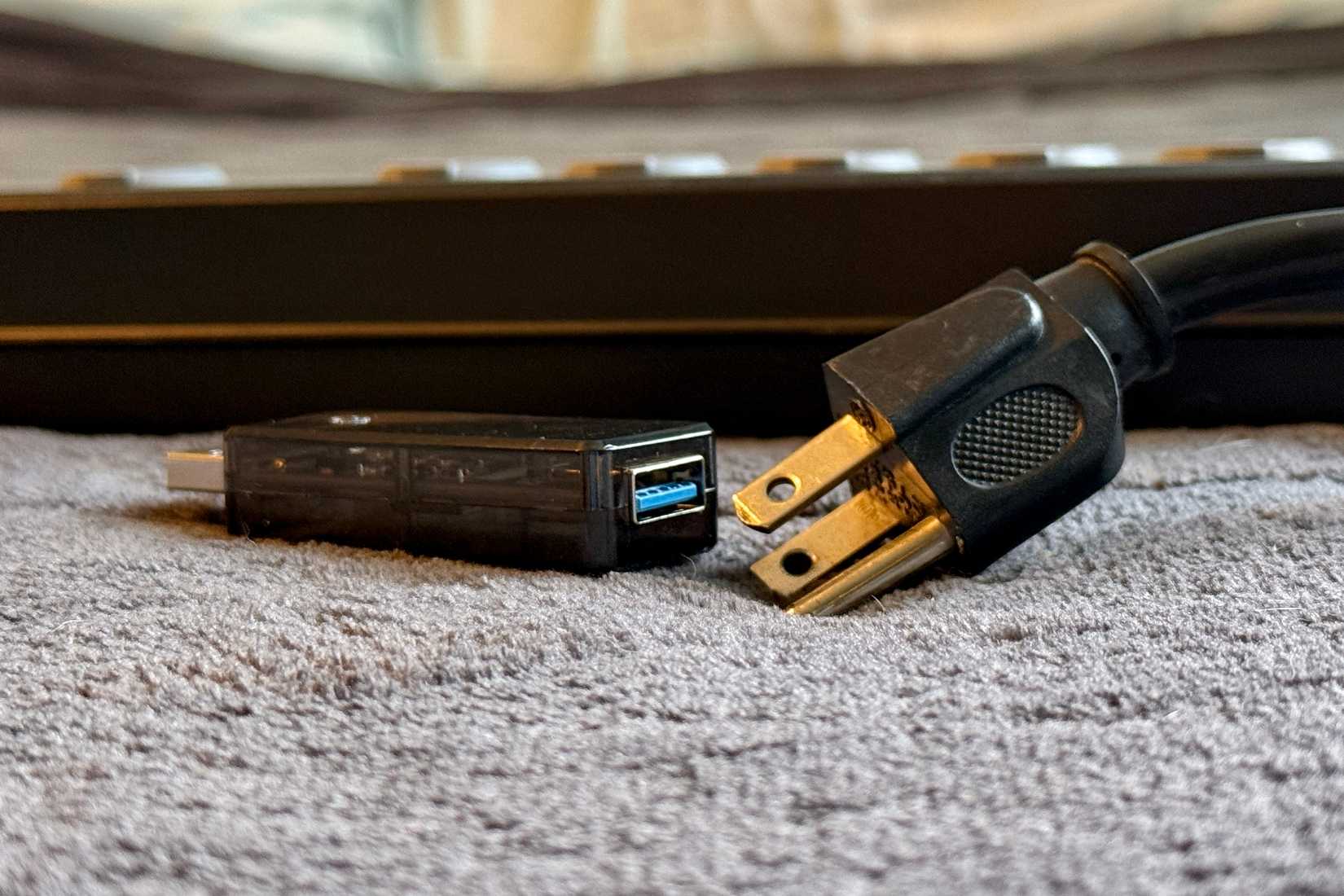 Outlet prong being incompatible with smart USB.