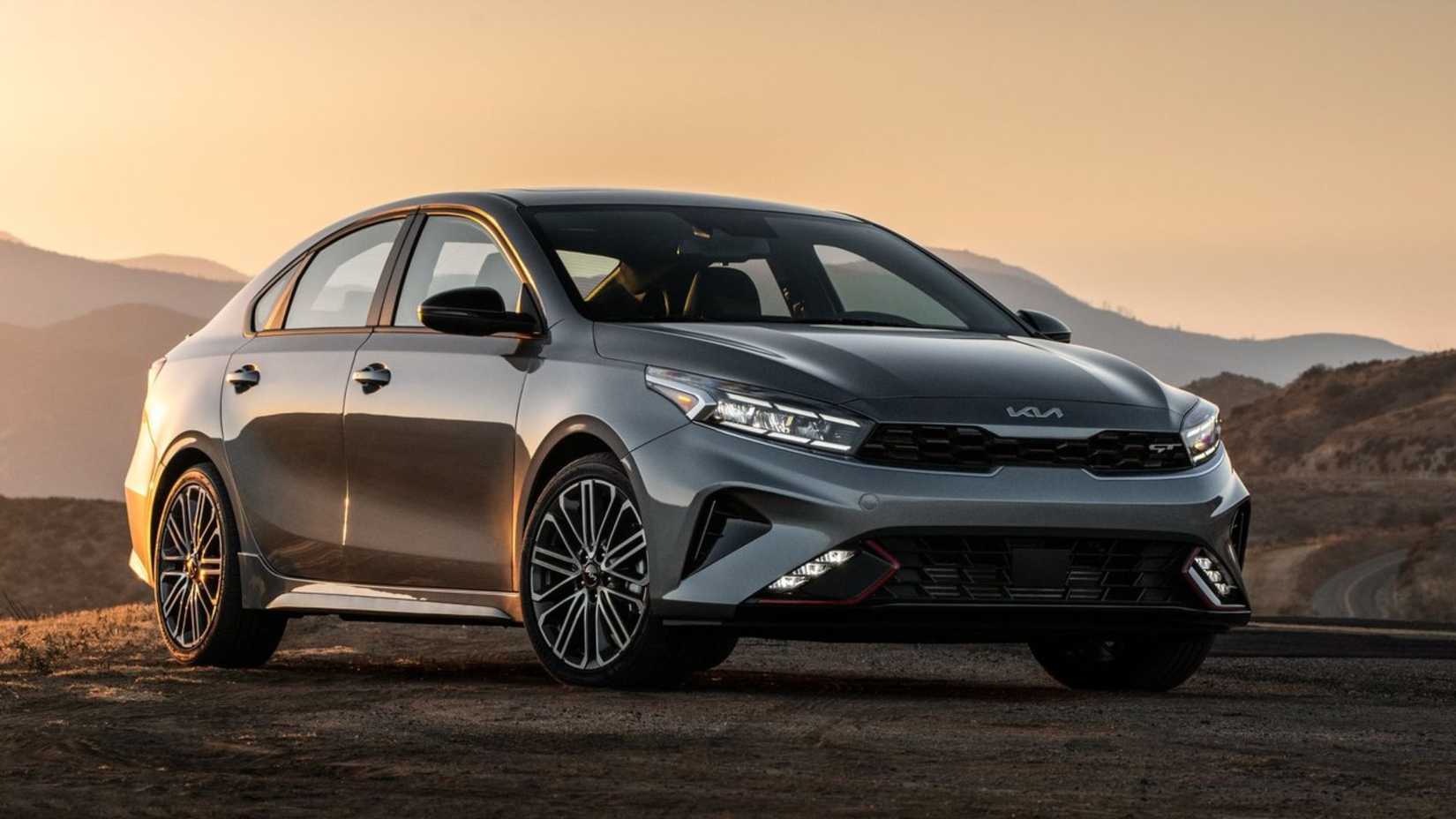Static front 3/4 shot of a 2022 Kia Forte.