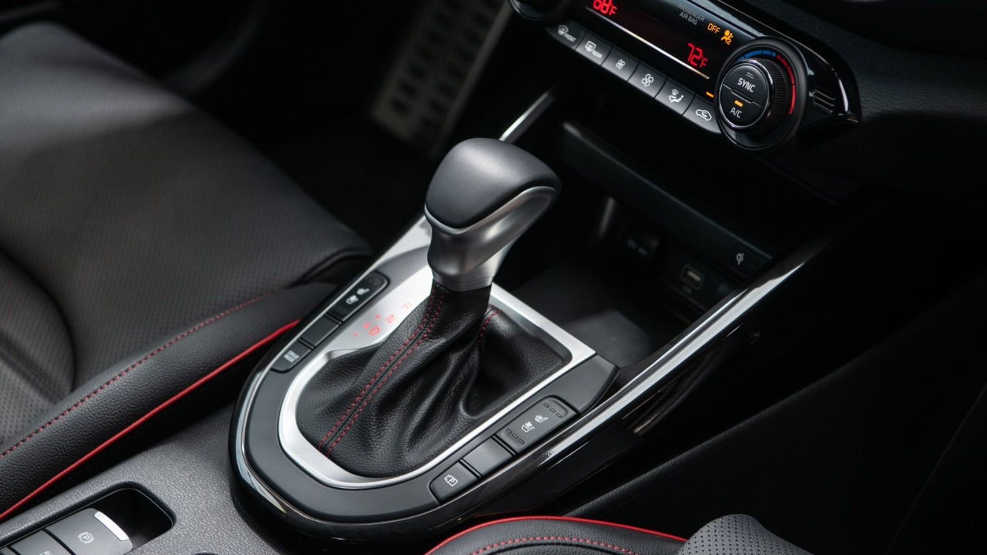 Close-up shot of the gear shifter in a 2022 Kia Forte.