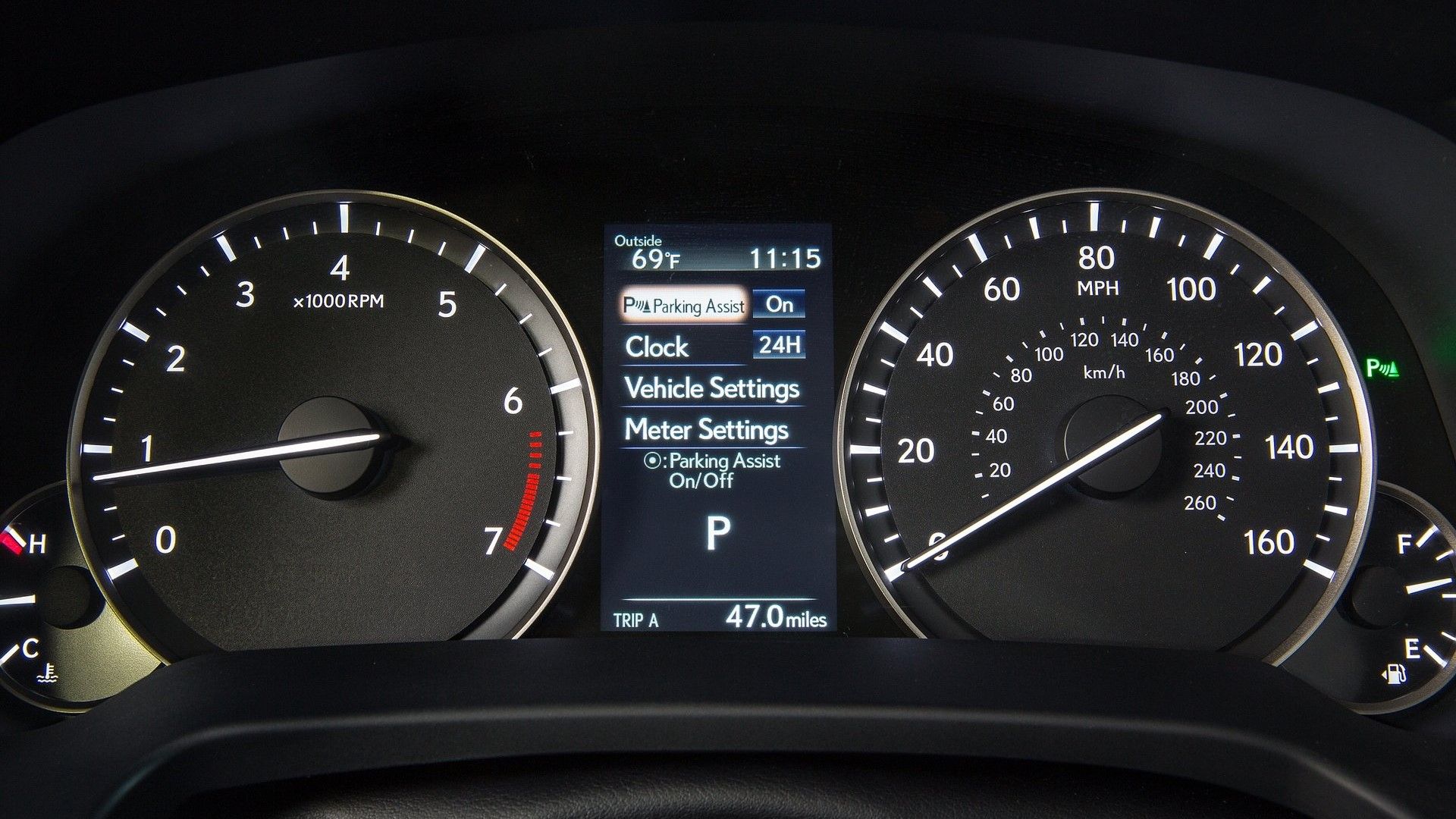 Close up of the gauge cluster in a 2016 Lexus RX