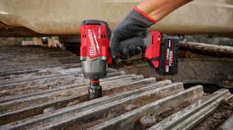 Milwaukee M18 torque Impact Wrench-1